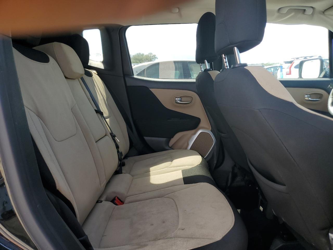 2015 Jeep Renegade Latitude Черный vin: ZACCJABT4FPC06657