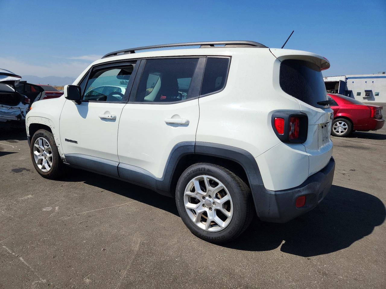 2015 Jeep Renegade Latitude Белый vin: ZACCJABT4FPC07243