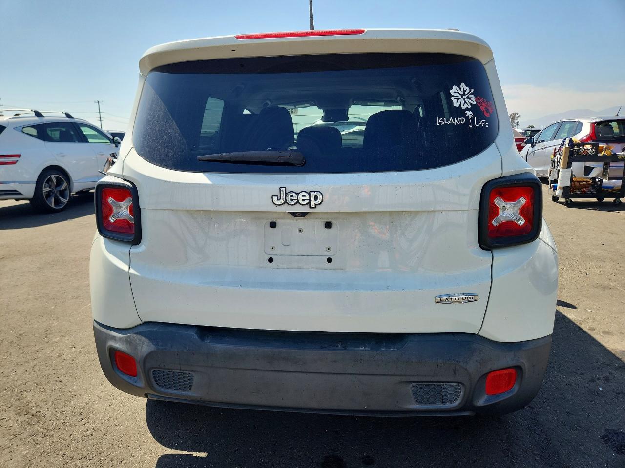 2015 Jeep Renegade Latitude Белый vin: ZACCJABT4FPC07243