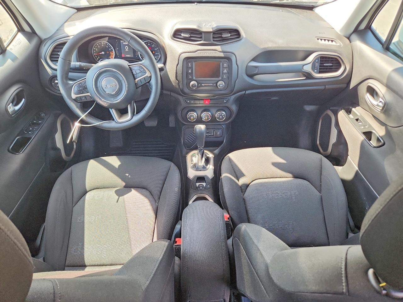 2015 Jeep Renegade Latitude Белый vin: ZACCJABT4FPC07243