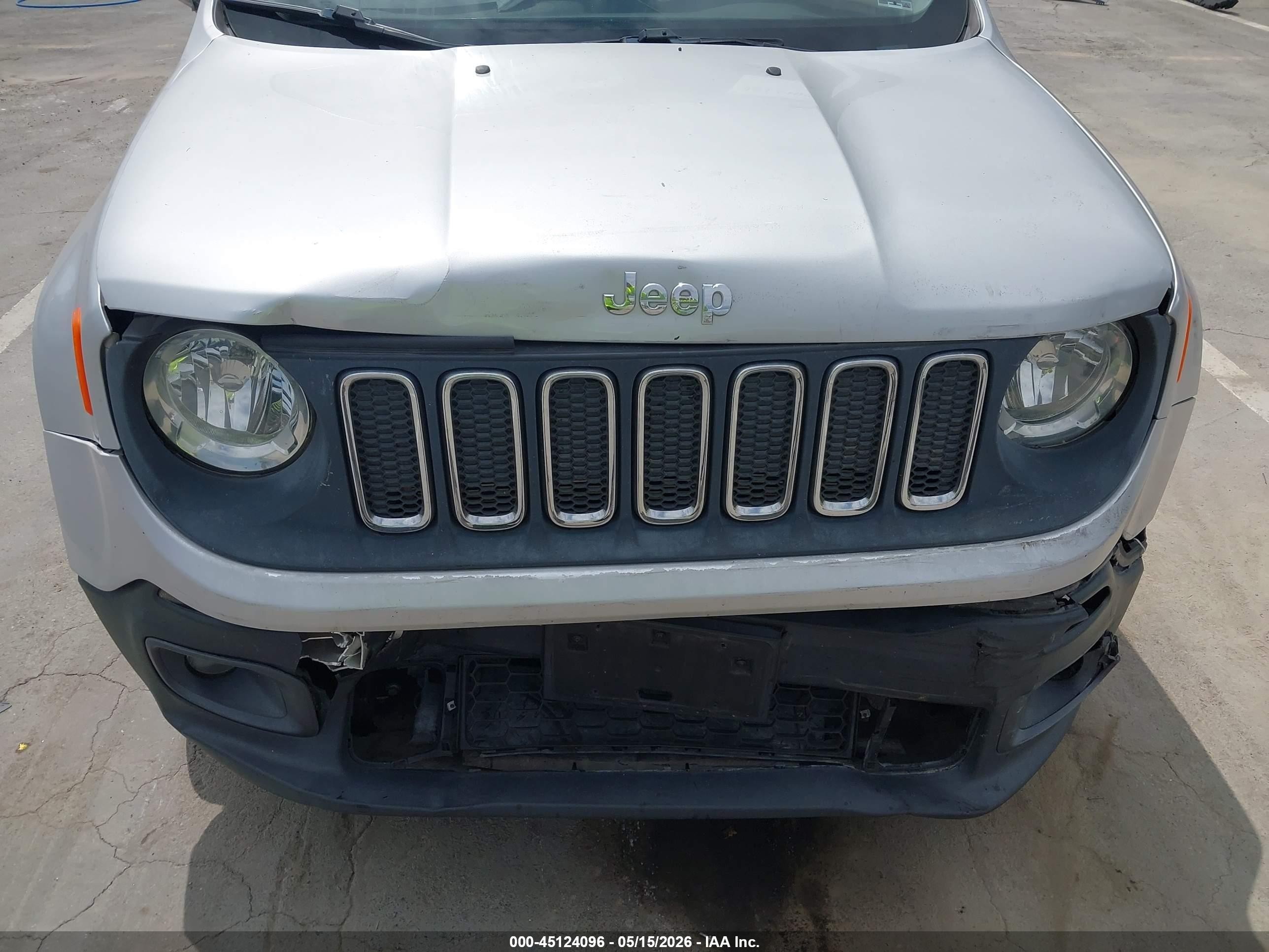 2016 Jeep Renegade Latitude Silver vin: ZACCJABT4GPC59134