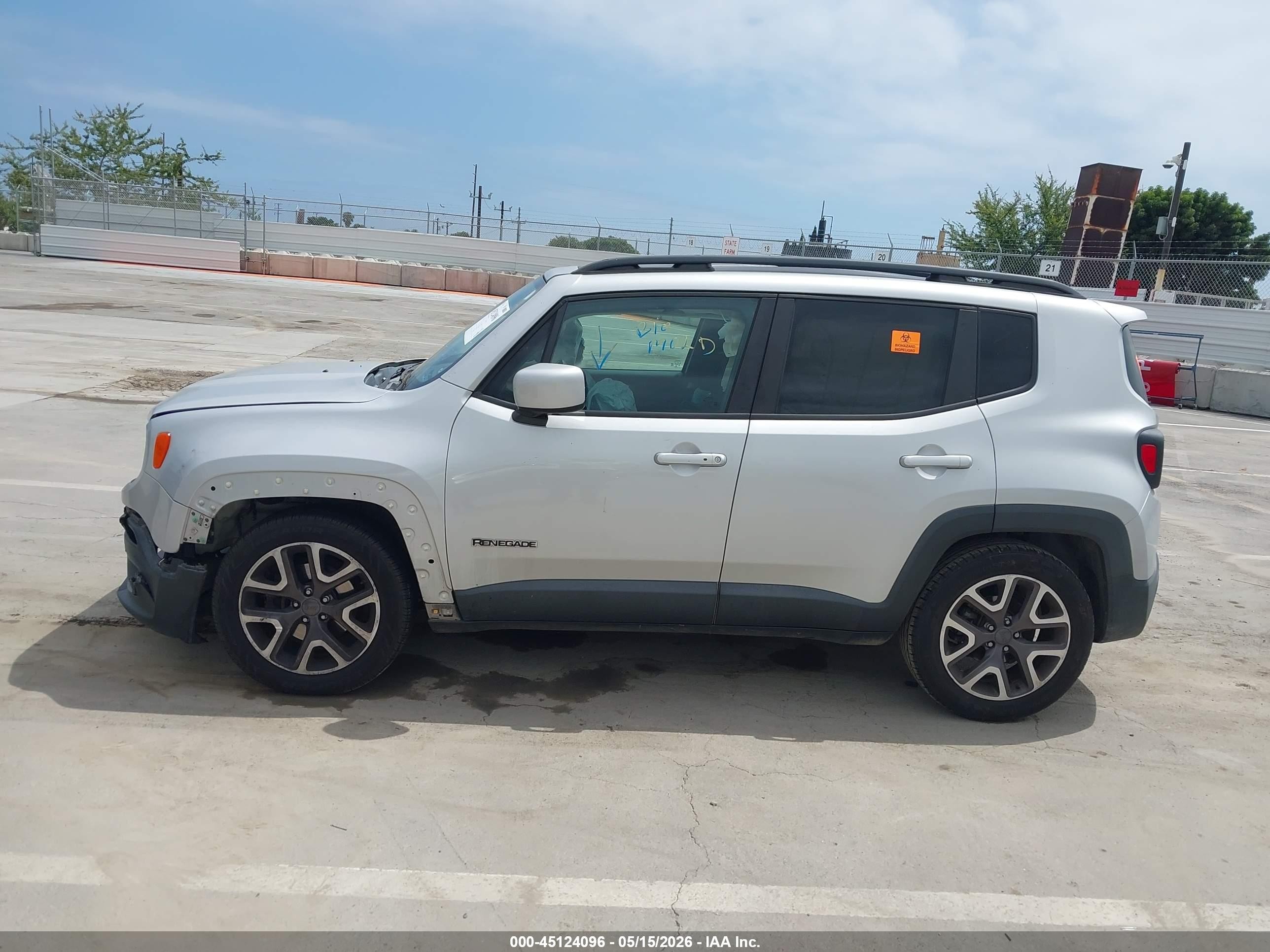 2016 Jeep Renegade Latitude Silver vin: ZACCJABT4GPC59134