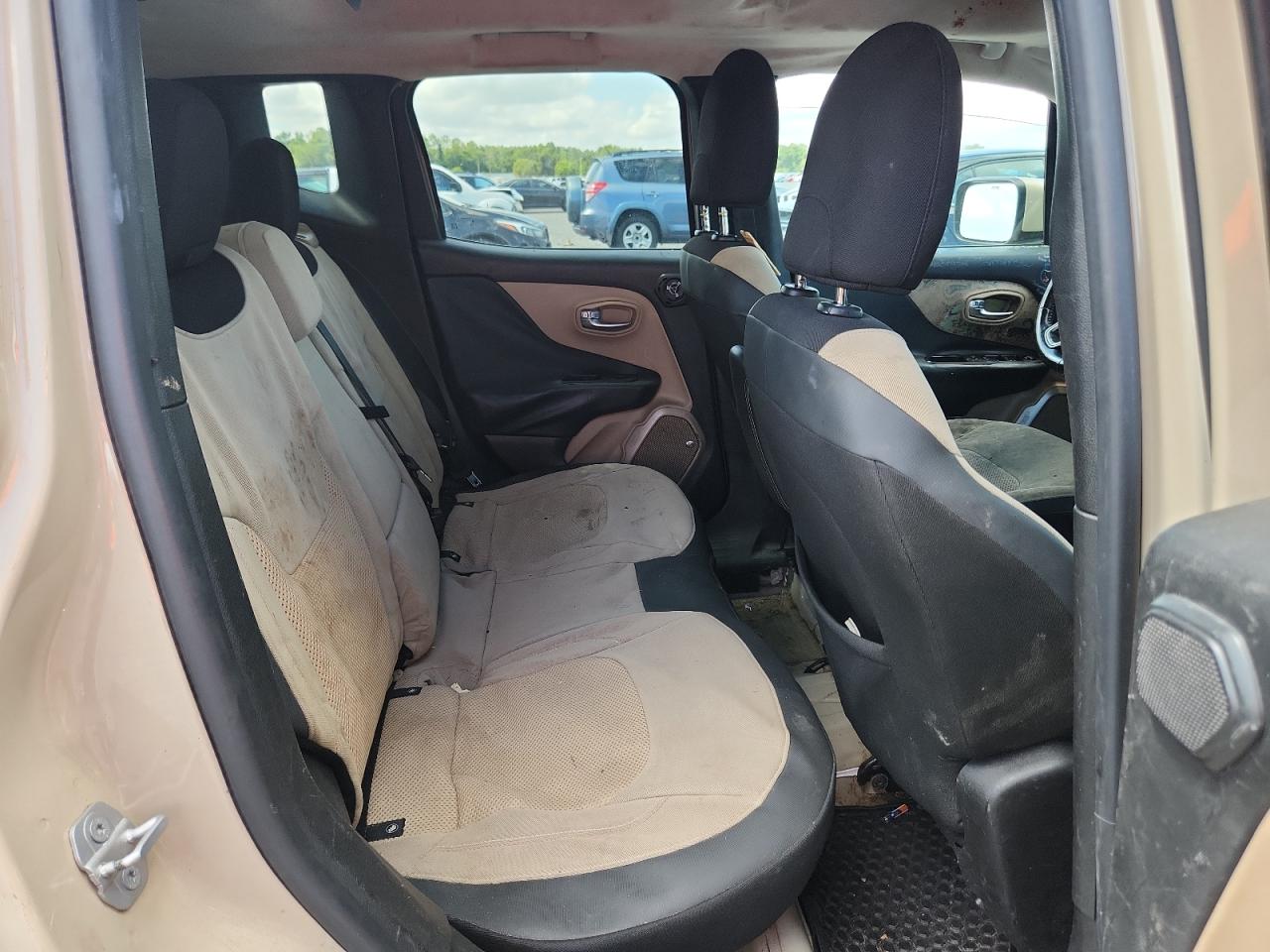 2016 Jeep Renegade Latitude Tan vin: ZACCJABT4GPD23625