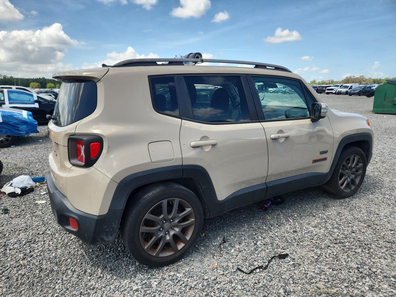 2016 Jeep Renegade Latitude Tan vin: ZACCJABT4GPD23625