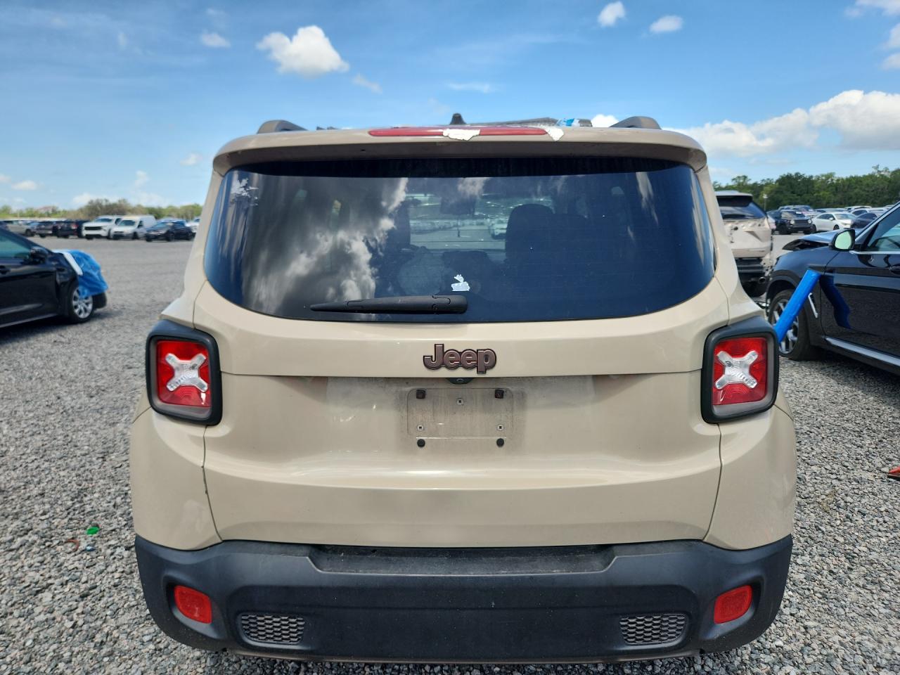 2016 Jeep Renegade Latitude Tan vin: ZACCJABT4GPD23625 Damage: Lift Gate, Dent(S) W/ Paint Dmg, 9 To 10 Inches