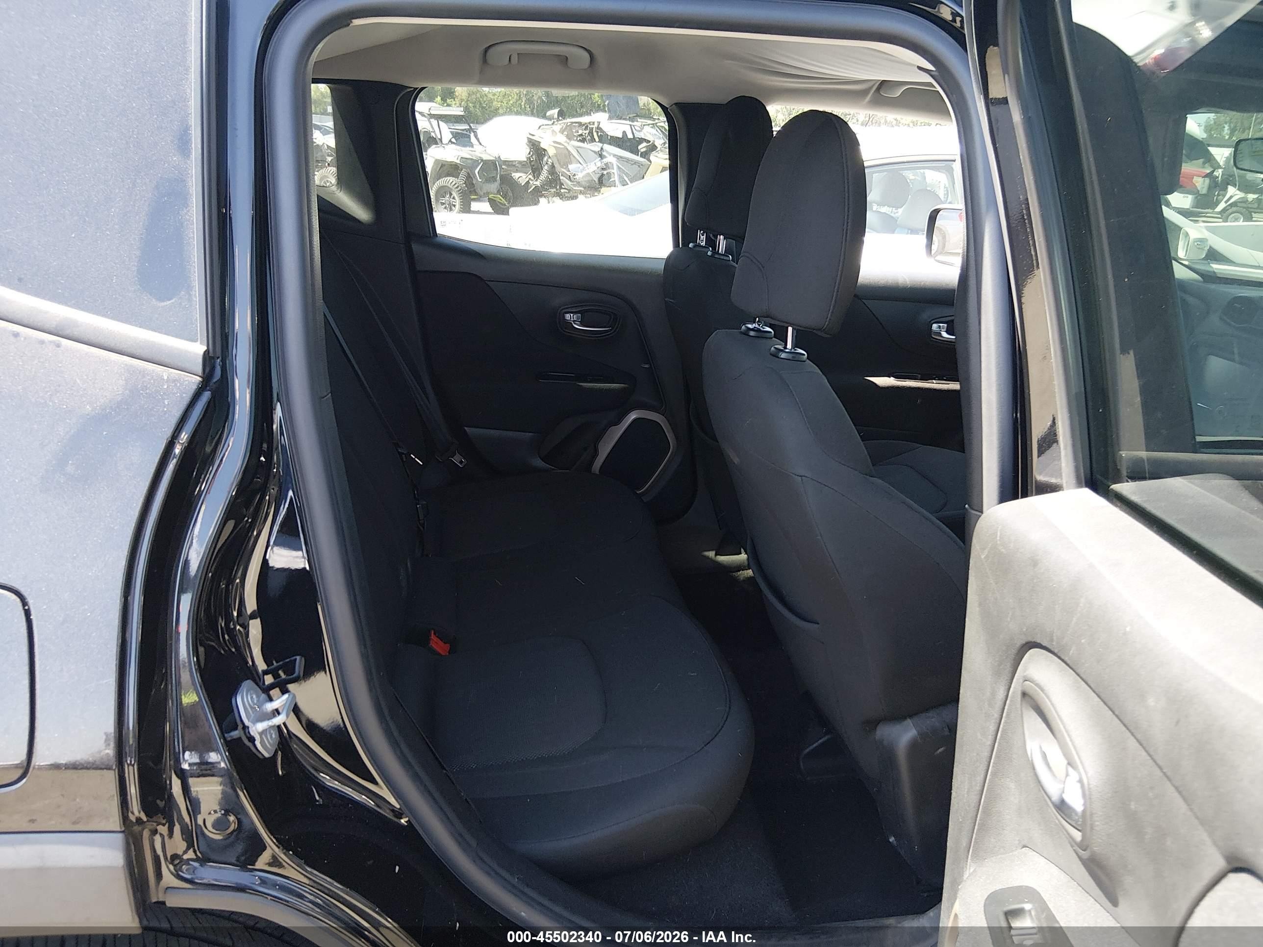 2015 Jeep Renegade Latitude Black vin: ZACCJABT5FPB26719