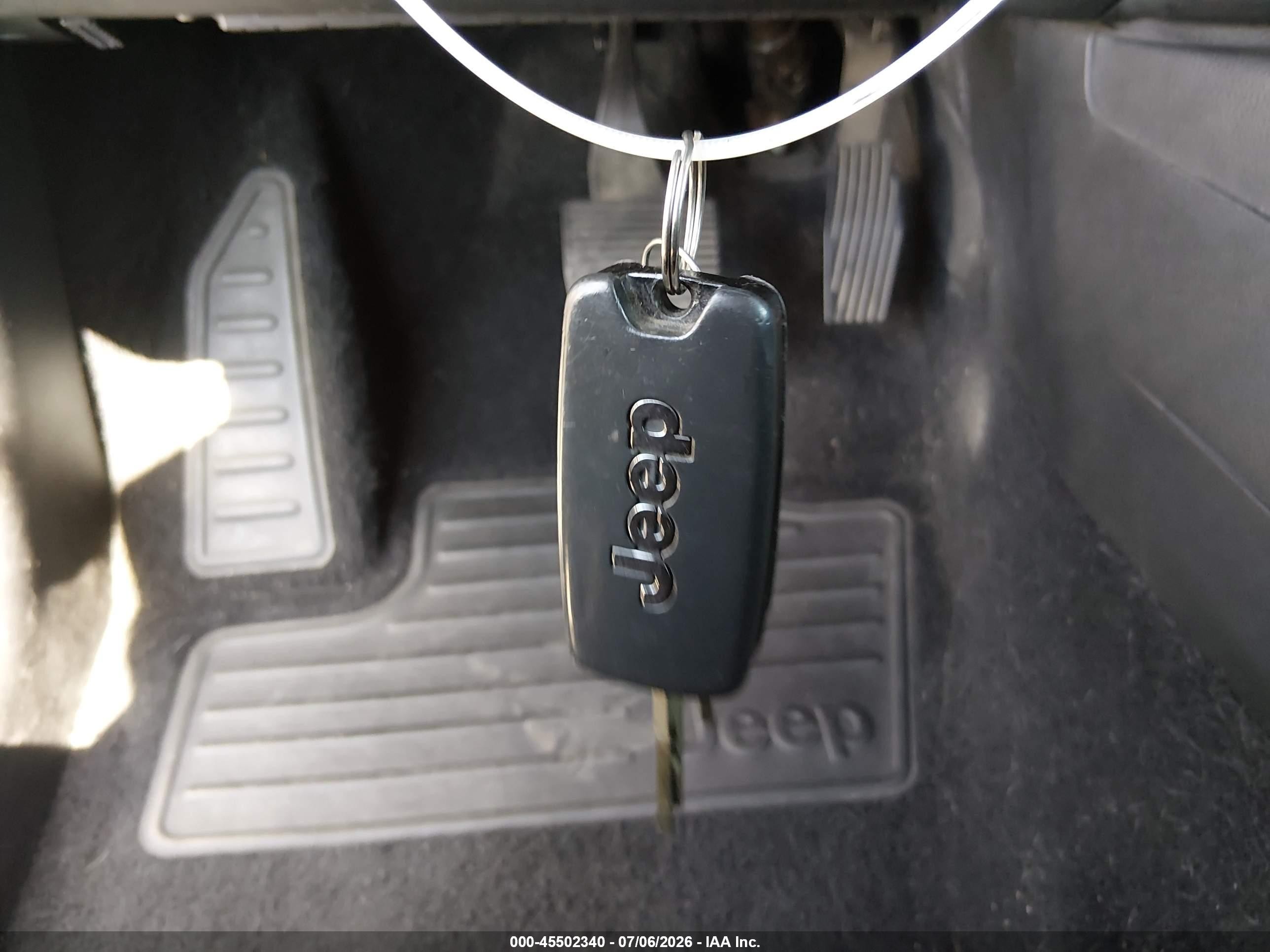 2015 Jeep Renegade Latitude Black vin: ZACCJABT5FPB26719