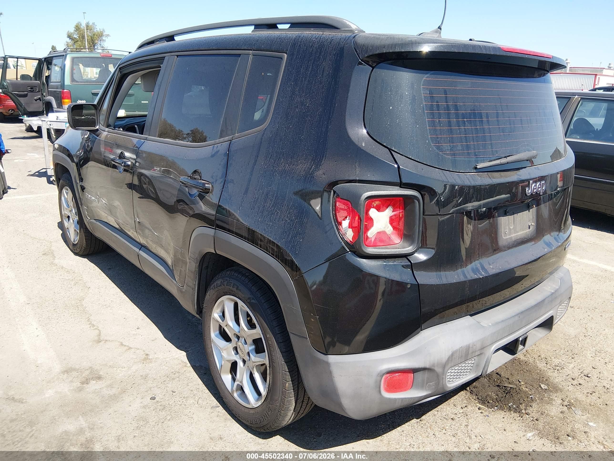 2015 Jeep Renegade Latitude Black vin: ZACCJABT5FPB26719