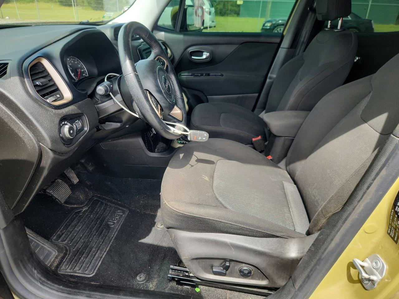 2015 Jeep Renegade Latitude Green vin: ZACCJABT5FPB30348