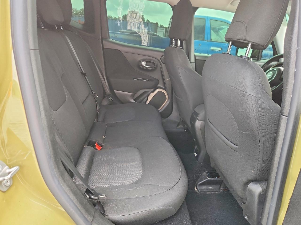 2015 Jeep Renegade Latitude Green vin: ZACCJABT5FPB30348