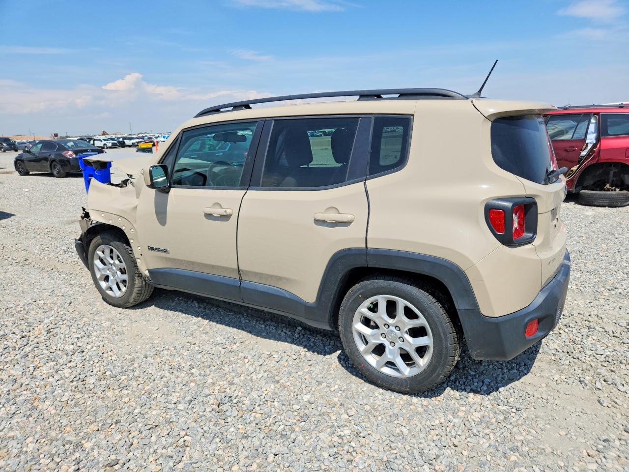 2015 Jeep Renegade Latitude Желто-коричневый vin: ZACCJABT5FPB77489