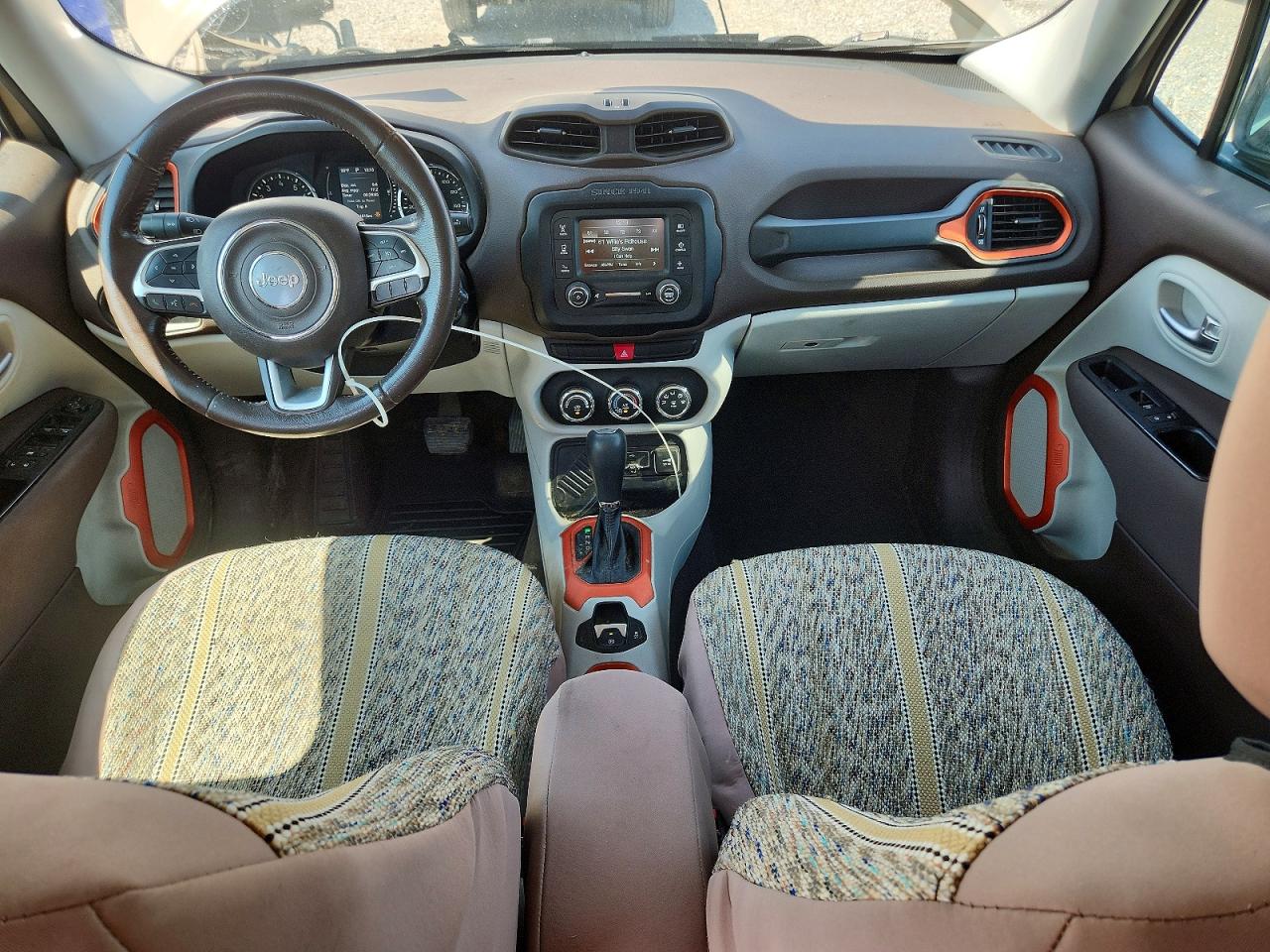 2015 Jeep Renegade Latitude Желто-коричневый vin: ZACCJABT5FPB77489