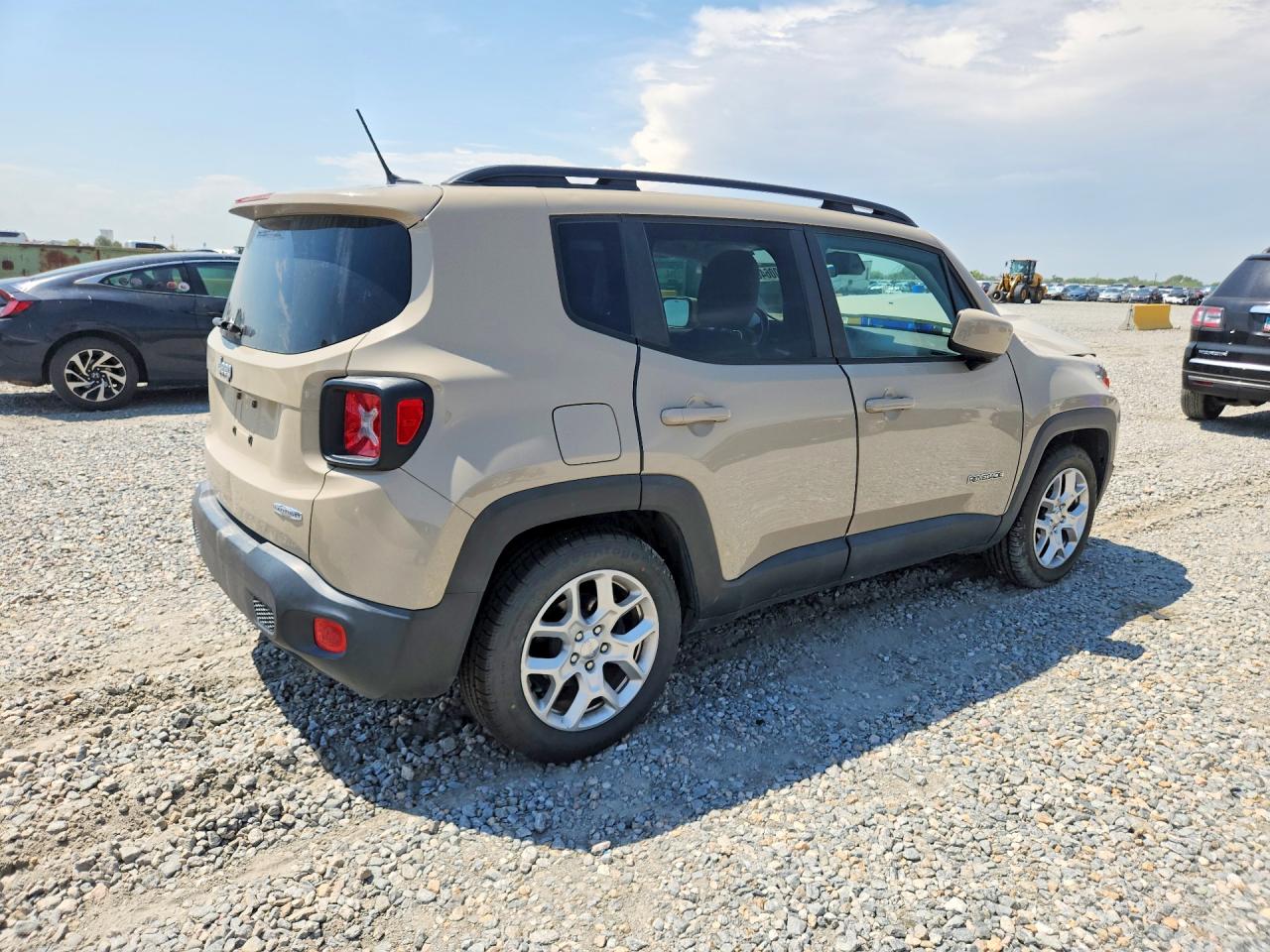 2015 Jeep Renegade Latitude Желто-коричневый vin: ZACCJABT5FPB77489