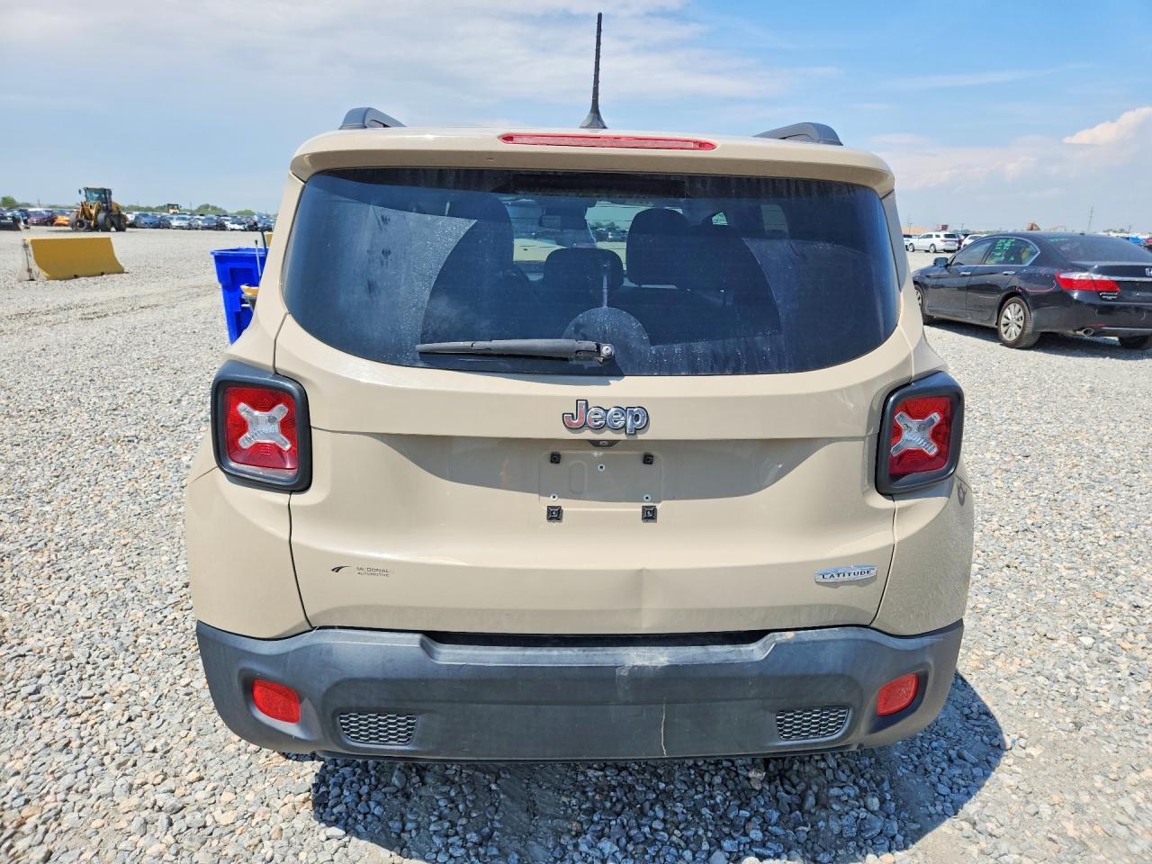 2015 Jeep Renegade Latitude Желто-коричневый vin: ZACCJABT5FPB77489