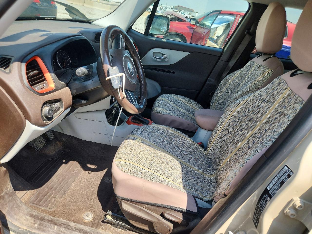 2015 Jeep Renegade Latitude Желто-коричневый vin: ZACCJABT5FPB77489