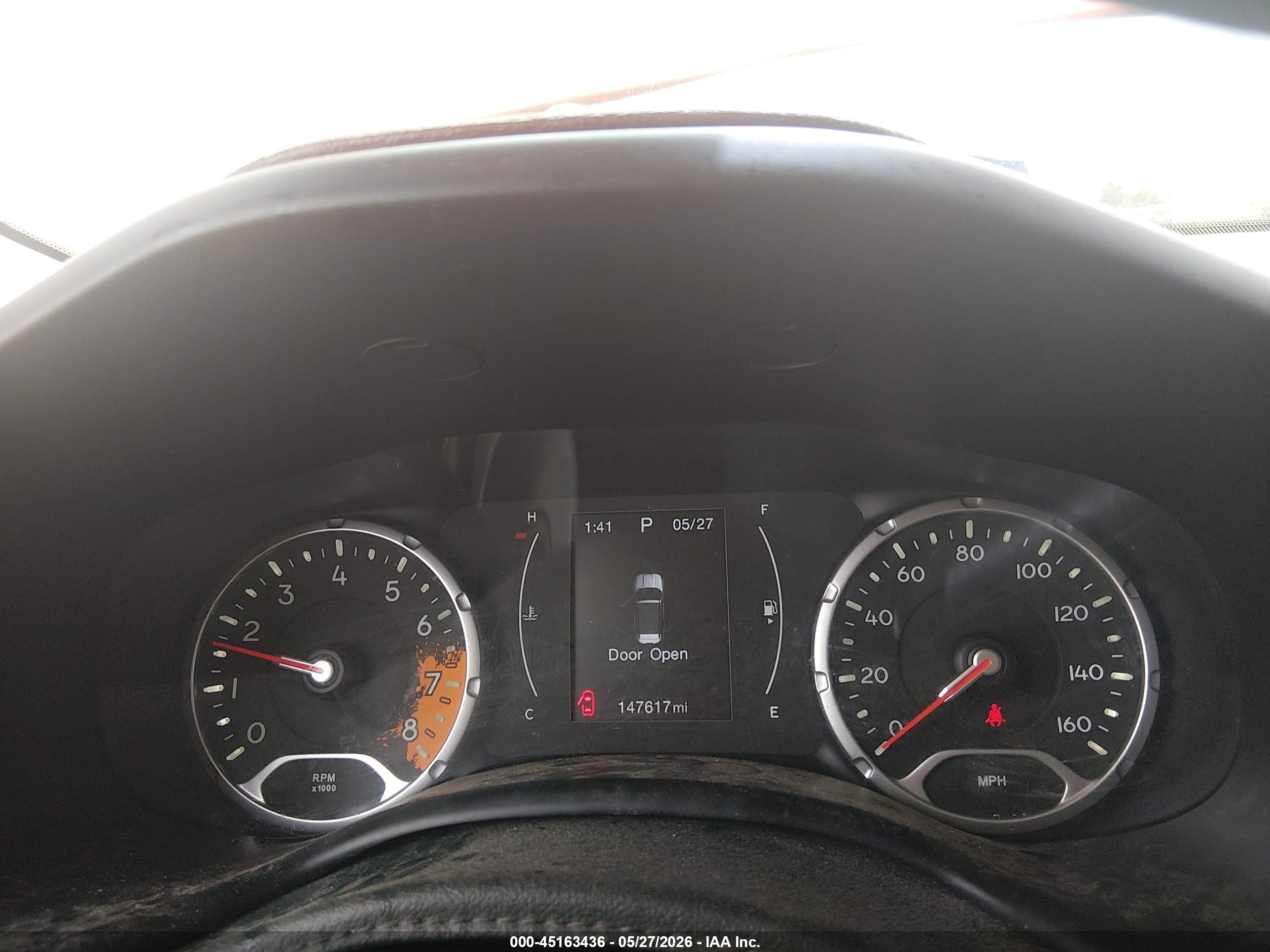 2015 Jeep Renegade Latitude Orange vin: ZACCJABT5FPB94213
