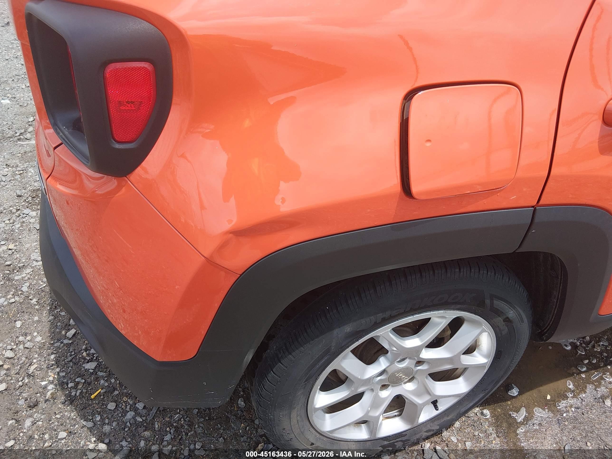 2015 Jeep Renegade Latitude Orange vin: ZACCJABT5FPB94213