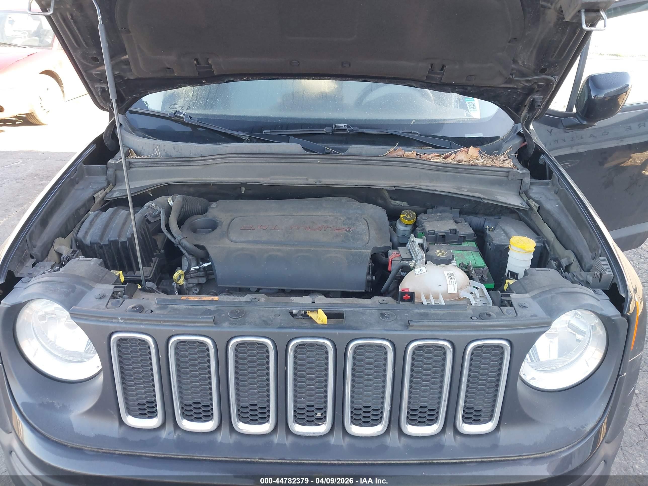 2015 Jeep Renegade Latitude Black vin: ZACCJABT5FPB98665