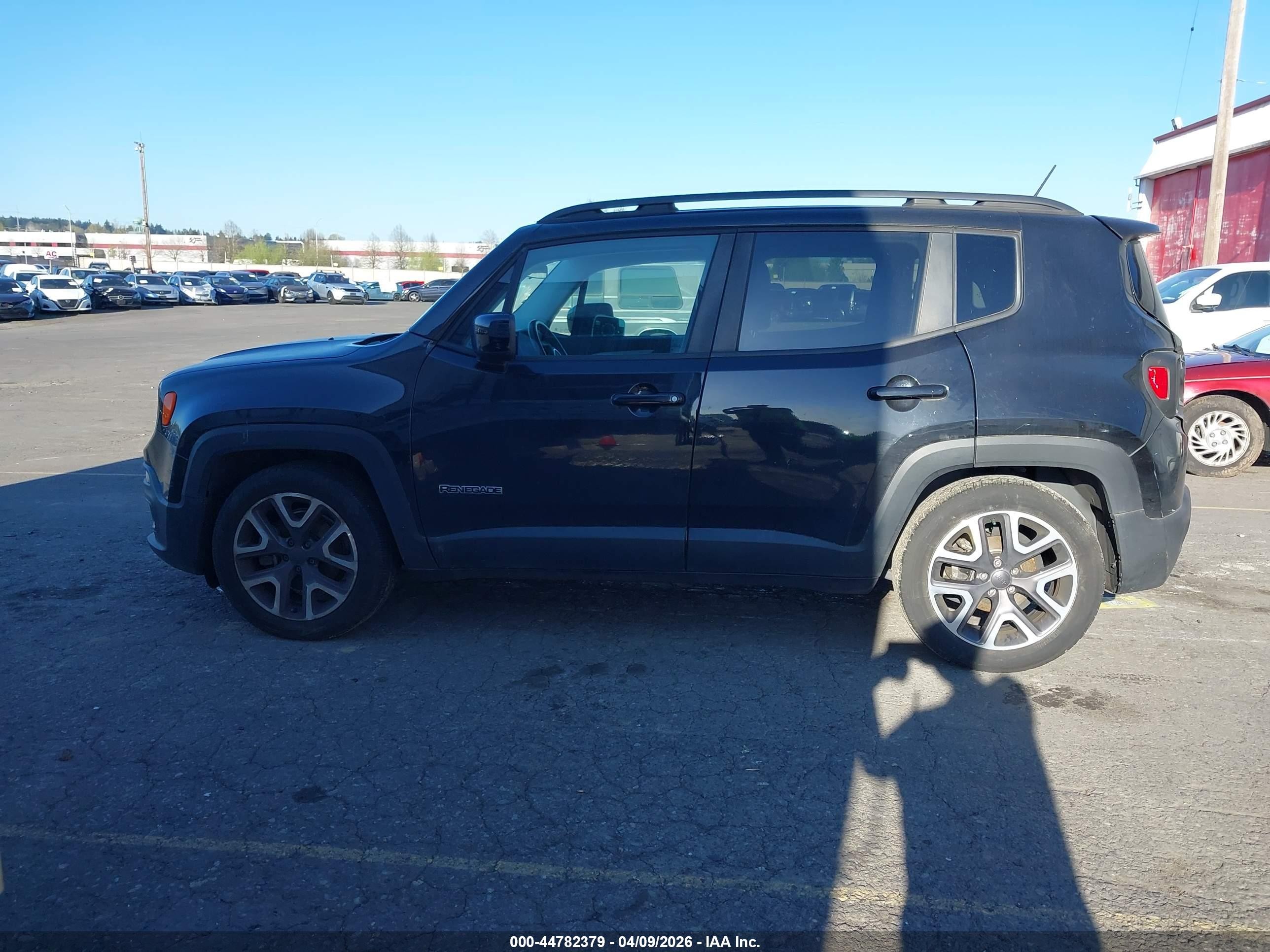 2015 Jeep Renegade Latitude Black vin: ZACCJABT5FPB98665
