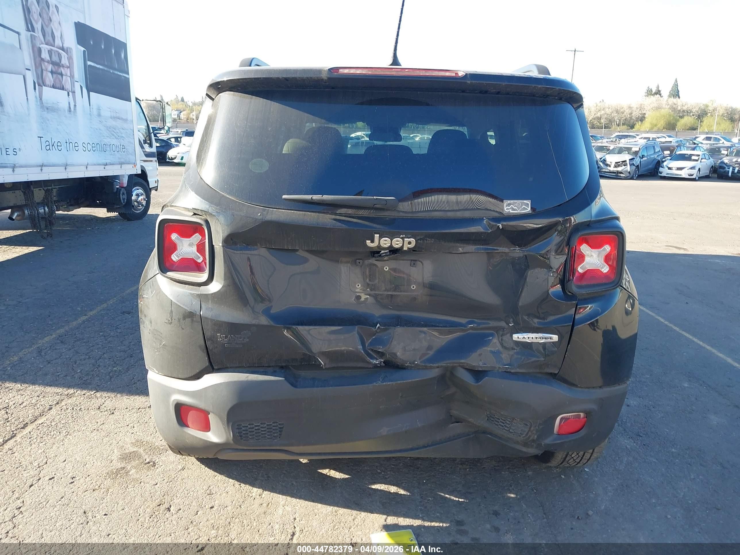 2015 Jeep Renegade Latitude Black vin: ZACCJABT5FPB98665