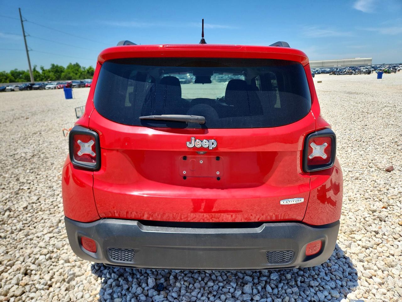 2015 Jeep Renegade Latitude Red vin: ZACCJABT5FPC28019