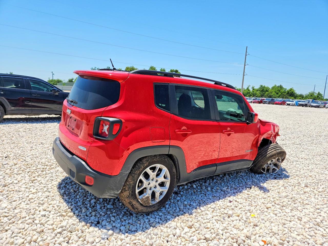 2015 Jeep Renegade Latitude Red vin: ZACCJABT5FPC28019