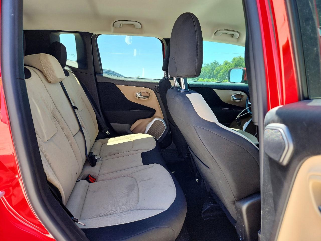 2015 Jeep Renegade Latitude Red vin: ZACCJABT5FPC28019