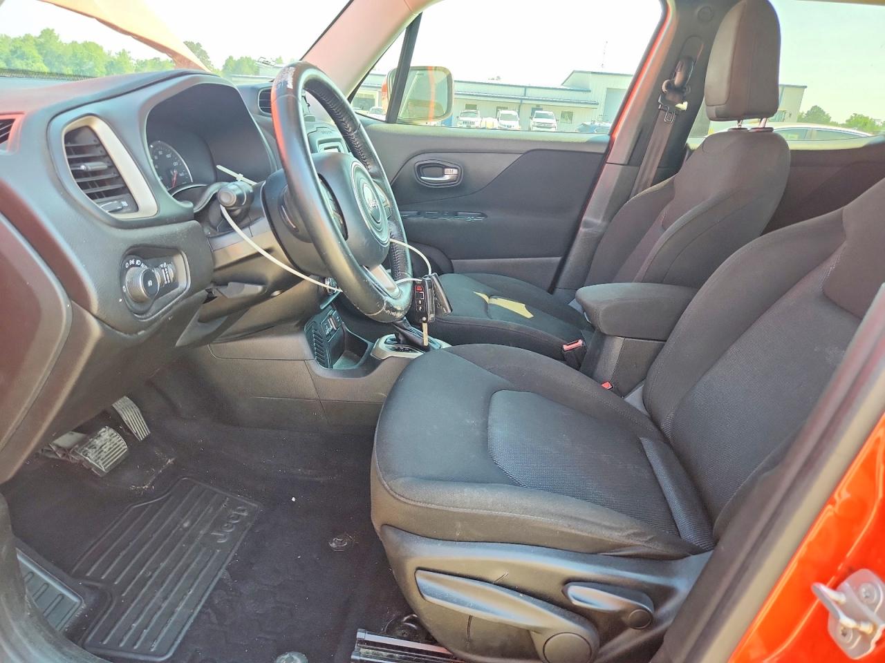 2015 Jeep Renegade Latitude Оранжевый vin: ZACCJABT5FPC29588