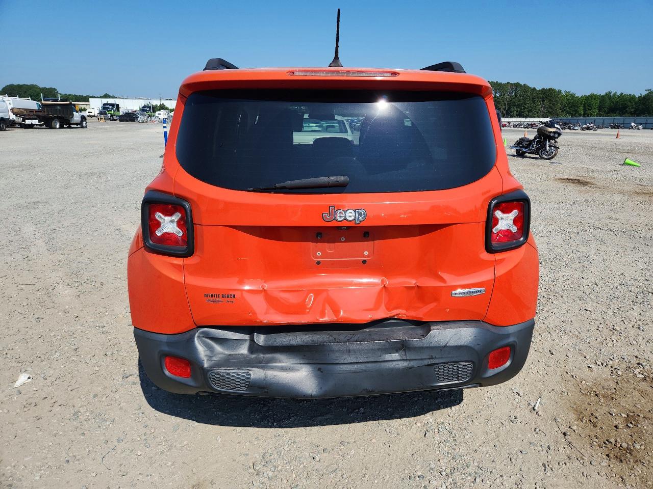 2015 Jeep Renegade Latitude Оранжевый vin: ZACCJABT5FPC29588