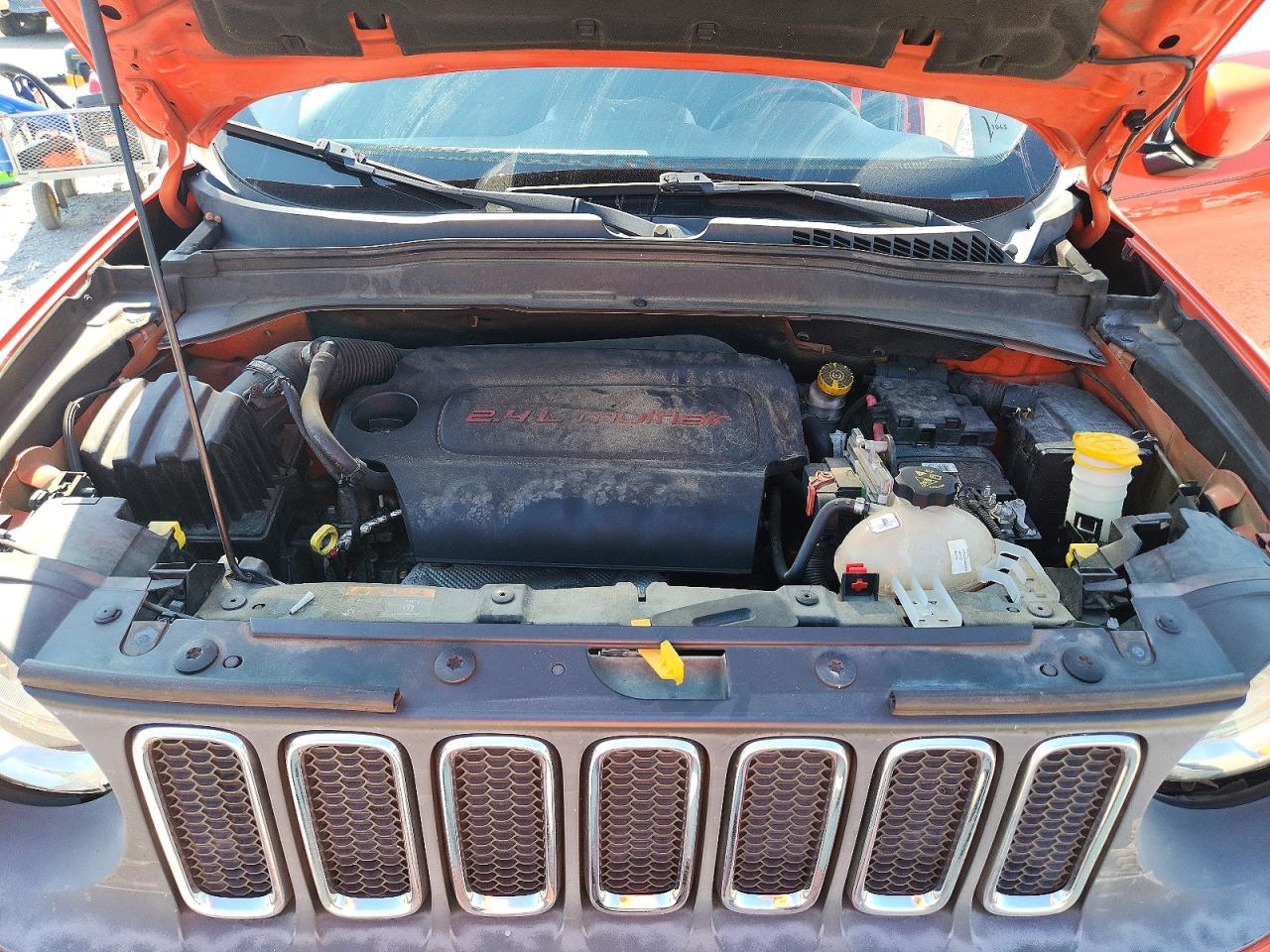 2015 Jeep Renegade Latitude Оранжевый vin: ZACCJABT5FPC29588