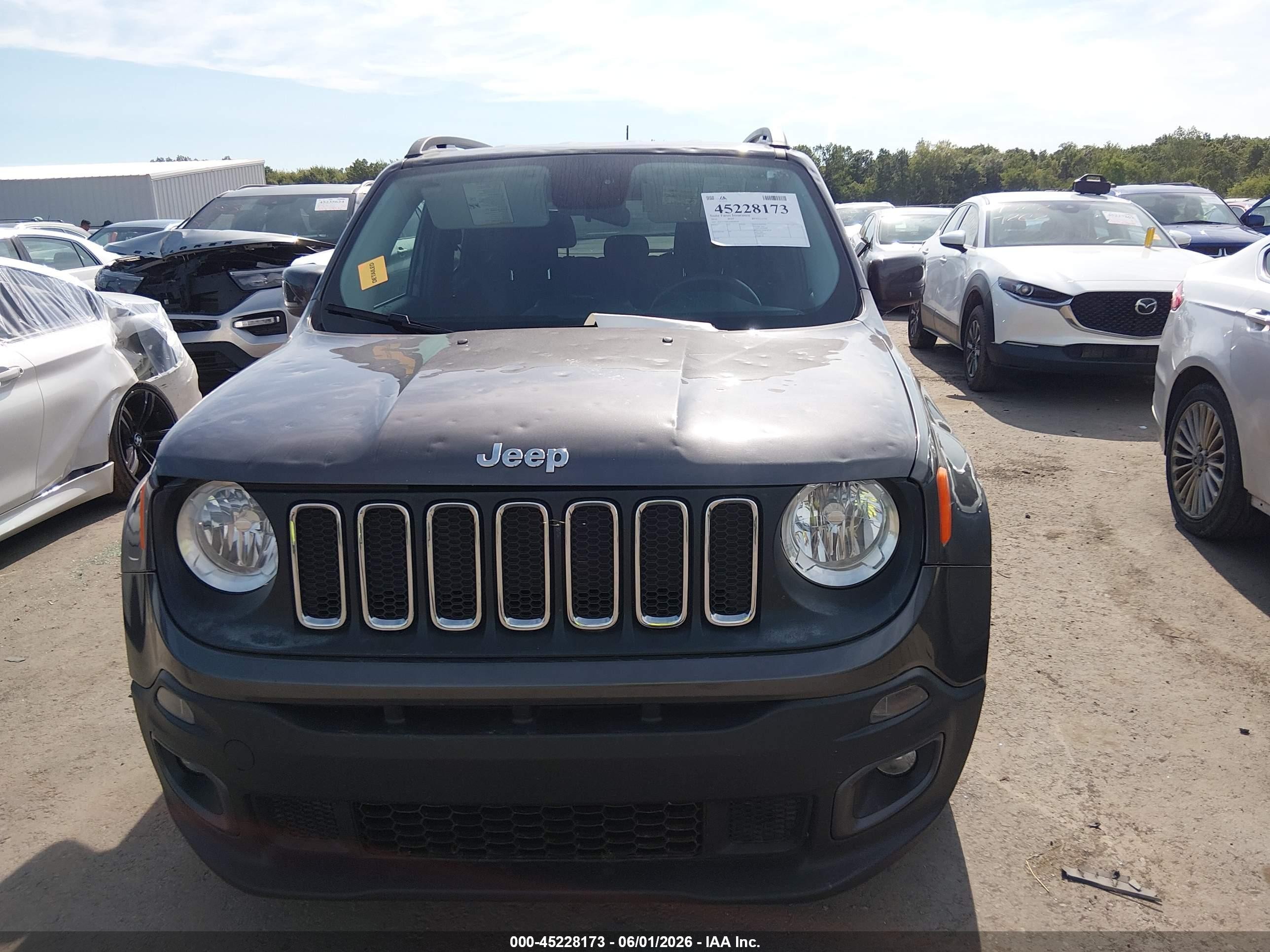 2016 Jeep Renegade Latitude Gray vin: ZACCJABT5GPE04729