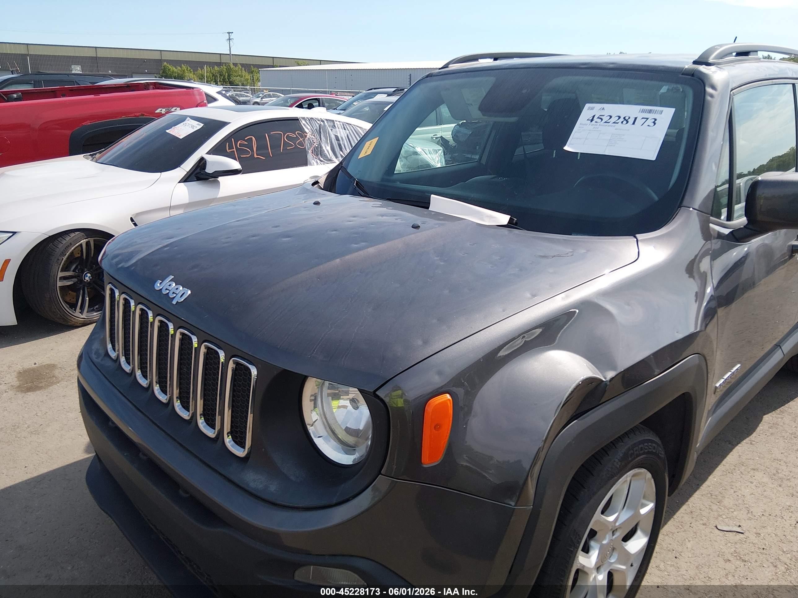 2016 Jeep Renegade Latitude Gray vin: ZACCJABT5GPE04729