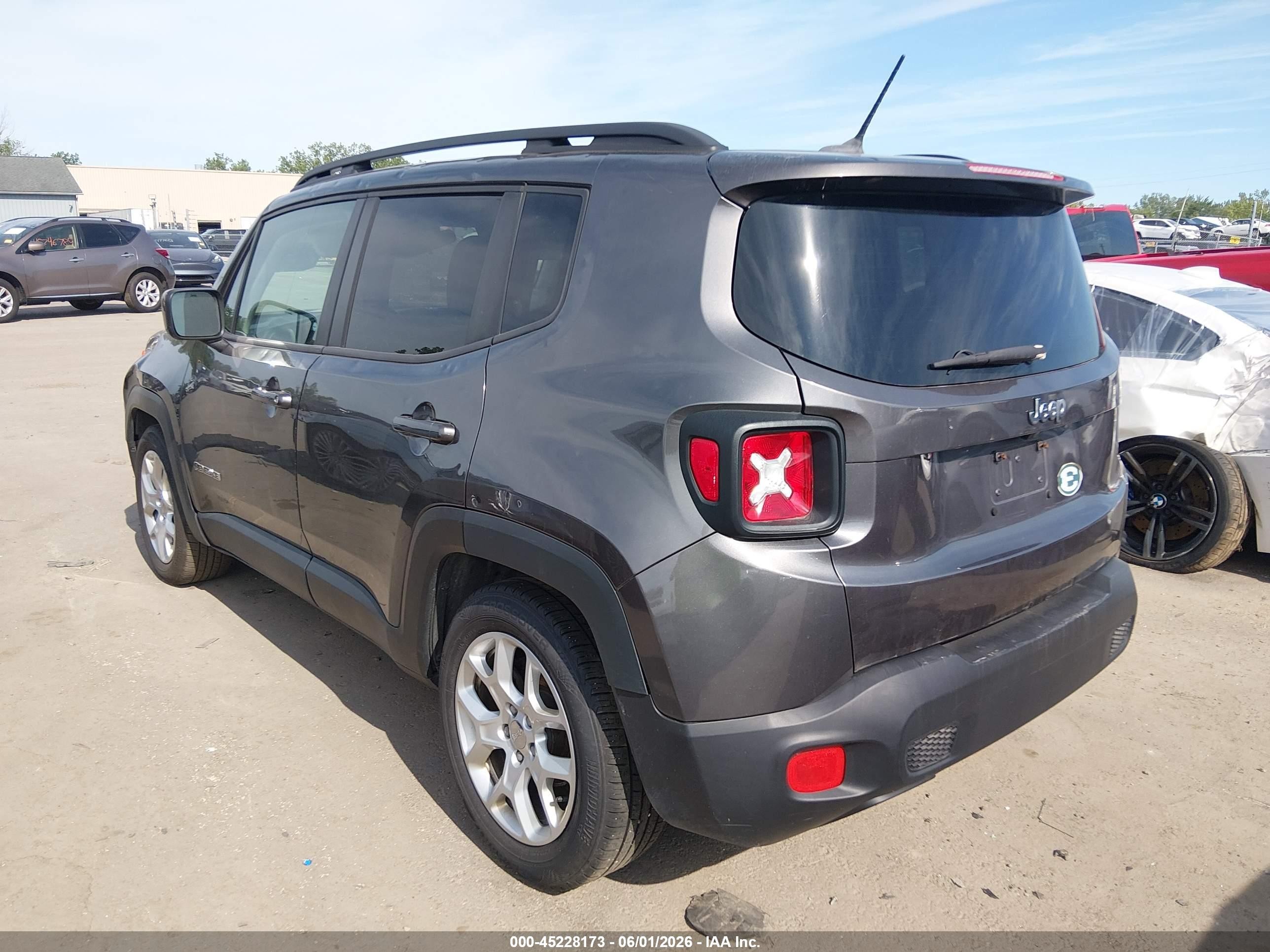2016 Jeep Renegade Latitude Gray vin: ZACCJABT5GPE04729