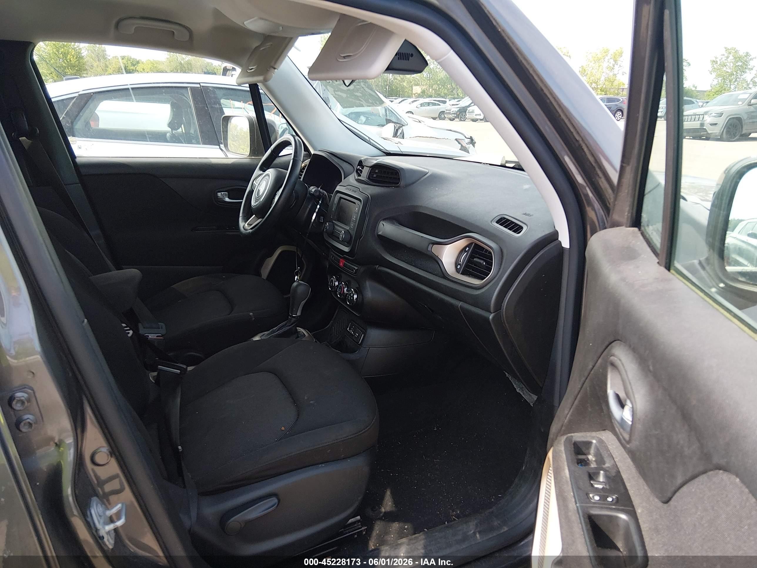 2016 Jeep Renegade Latitude Gray vin: ZACCJABT5GPE04729