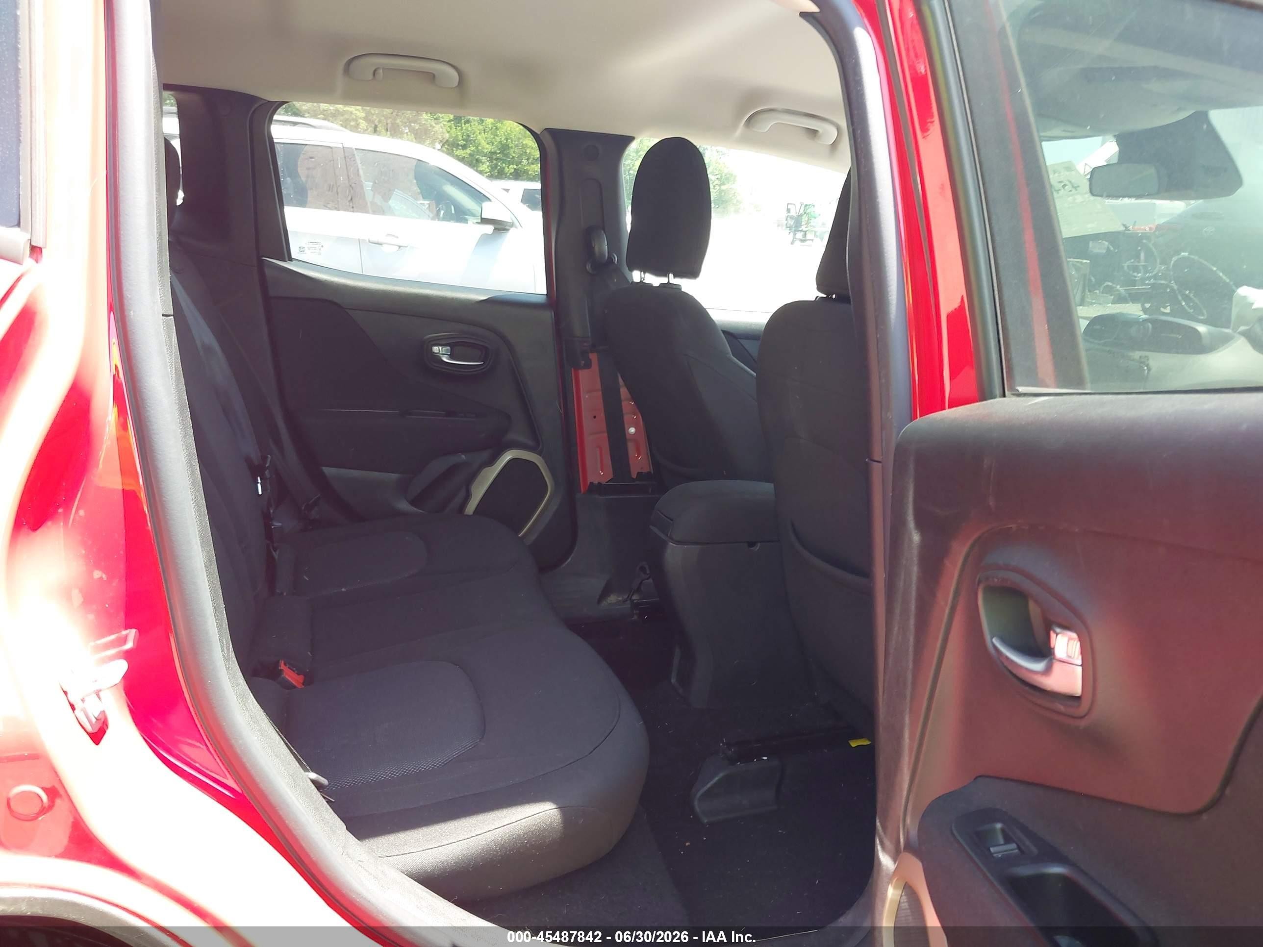 2015 Jeep Renegade Latitude Красный vin: ZACCJABT6FPB23148