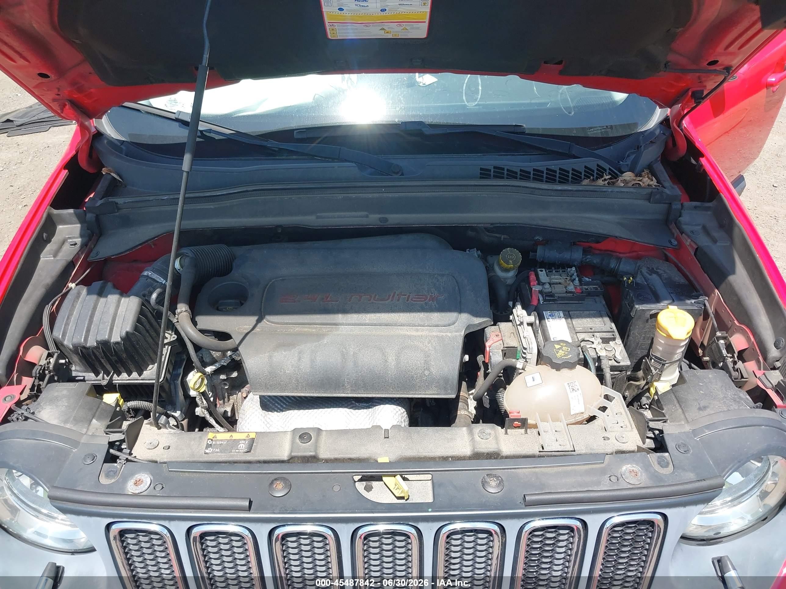 2015 Jeep Renegade Latitude Красный vin: ZACCJABT6FPB23148
