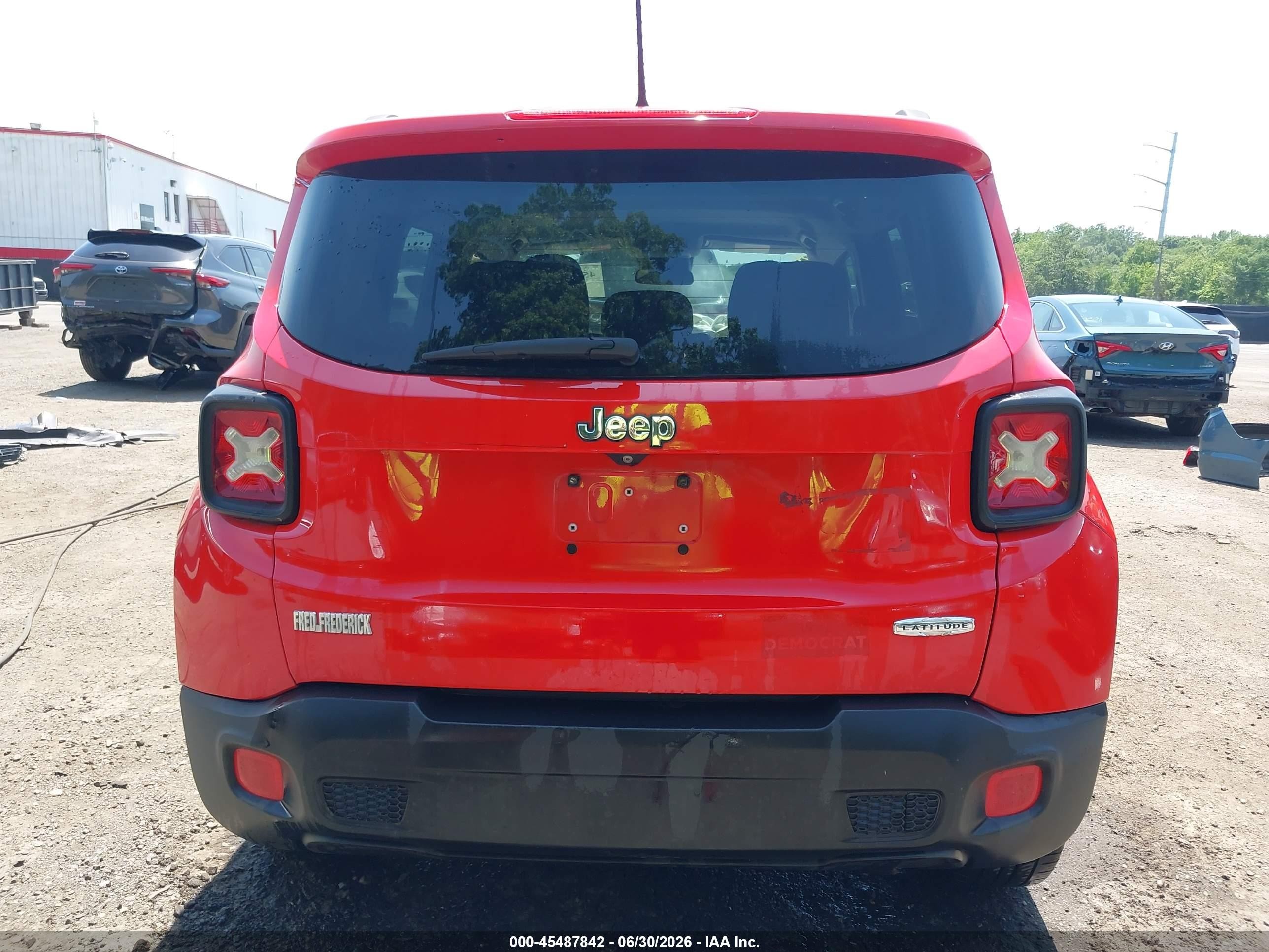 2015 Jeep Renegade Latitude Красный vin: ZACCJABT6FPB23148