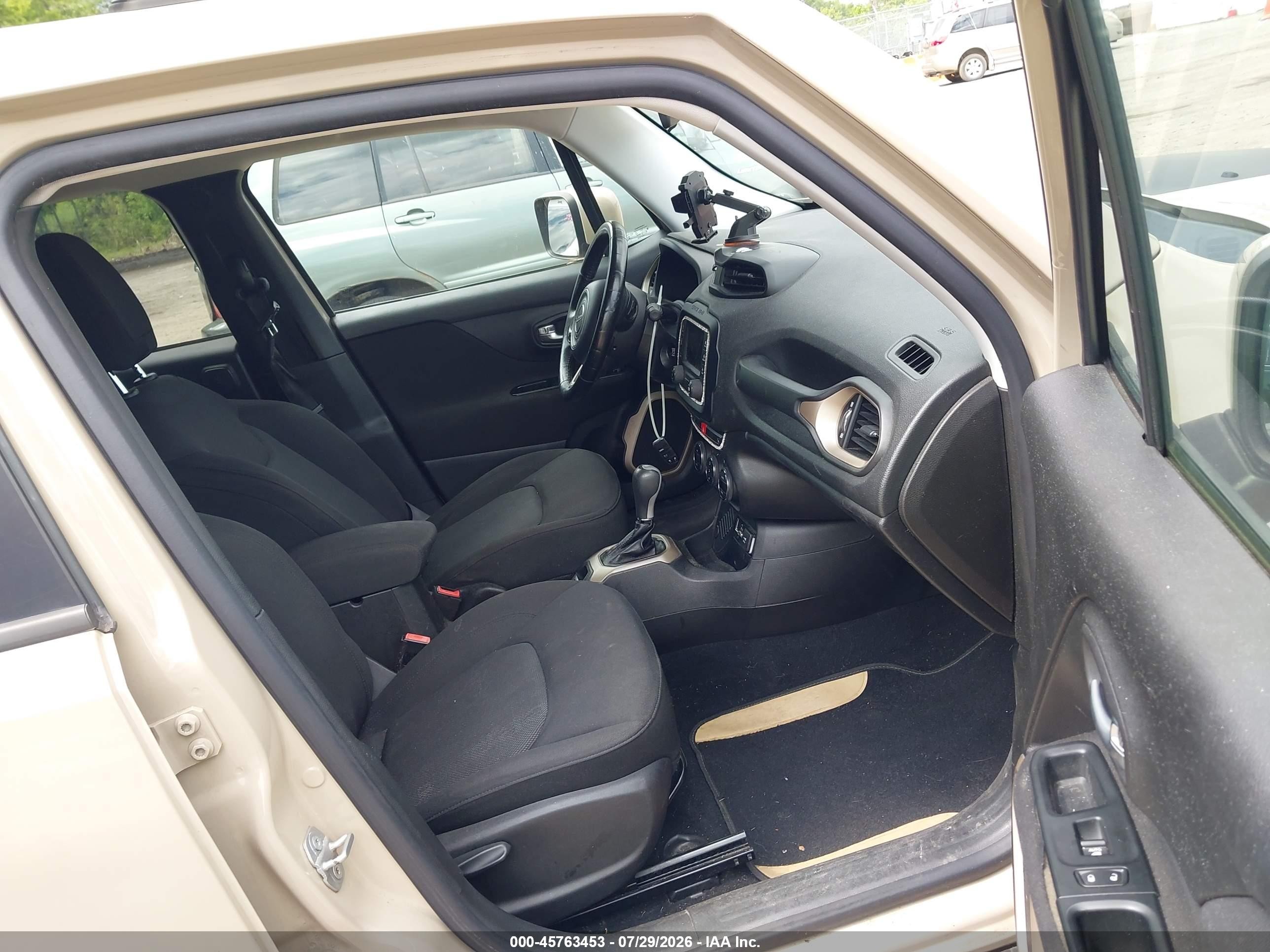 2015 Jeep Renegade Latitude Tan vin: ZACCJABT6FPB31914