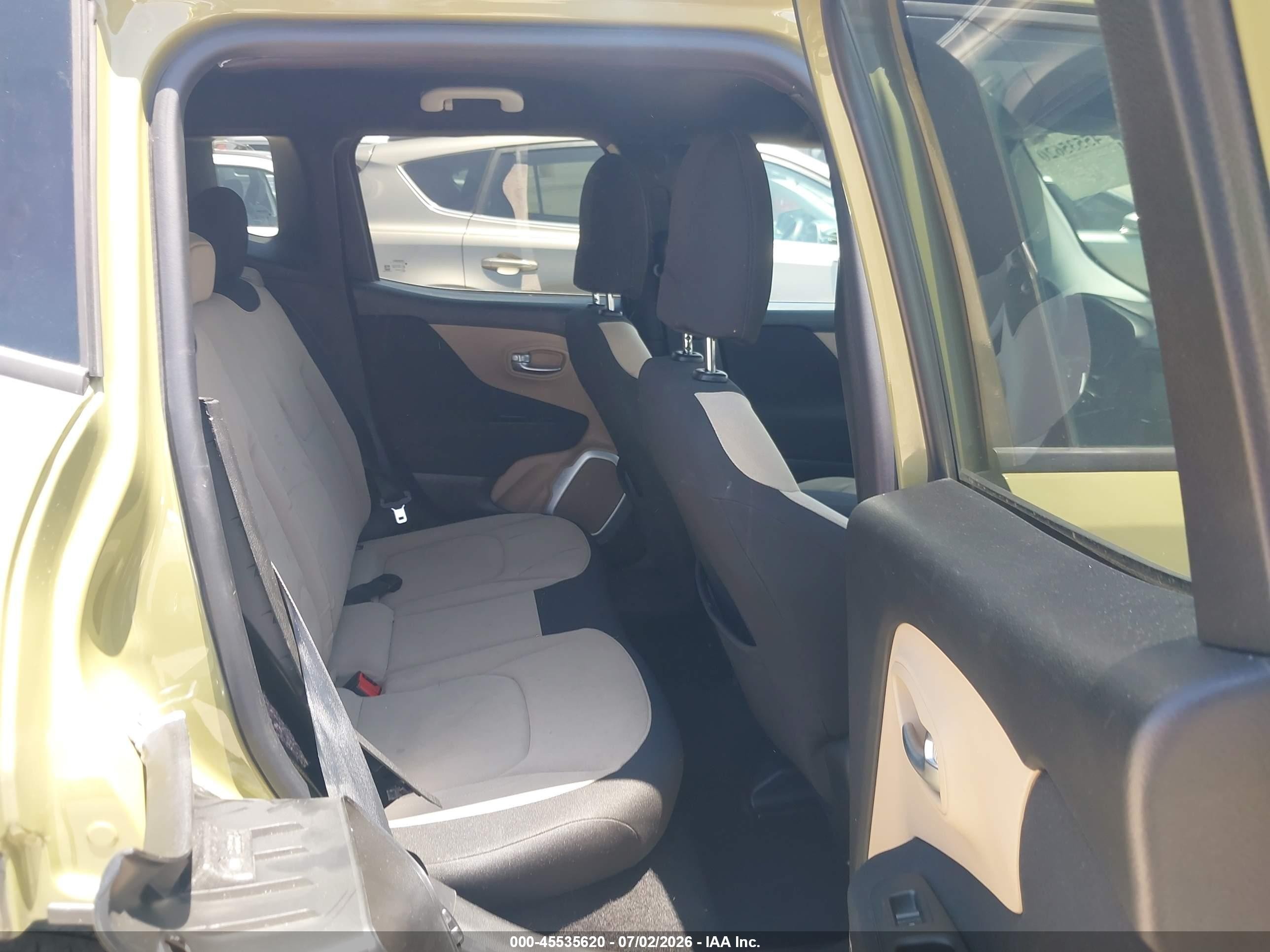 2015 Jeep Renegade Latitude Green vin: ZACCJABT6FPB37874