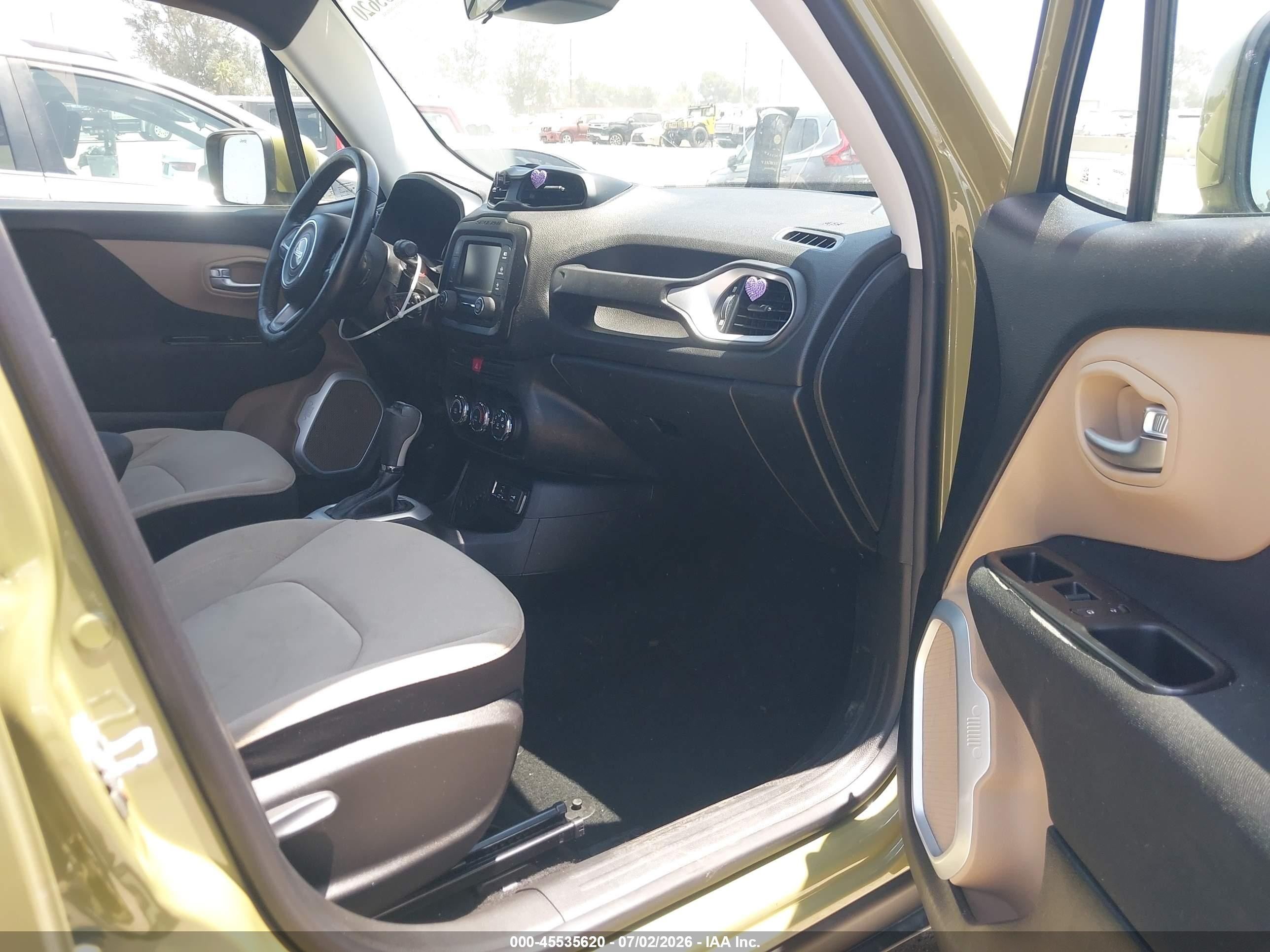 2015 Jeep Renegade Latitude Green vin: ZACCJABT6FPB37874