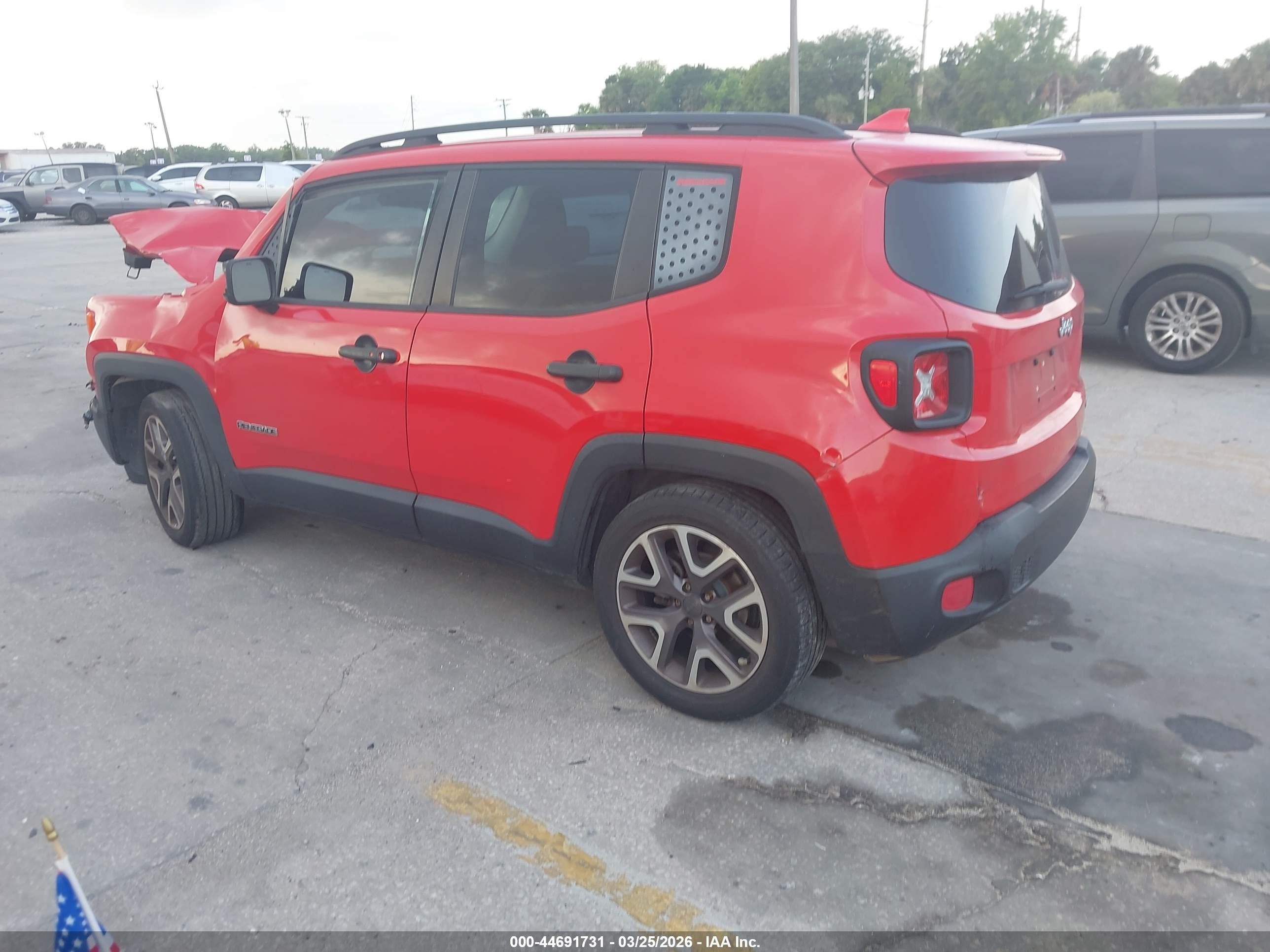 2015 Jeep Renegade Latitude Red vin: ZACCJABT6FPB97511