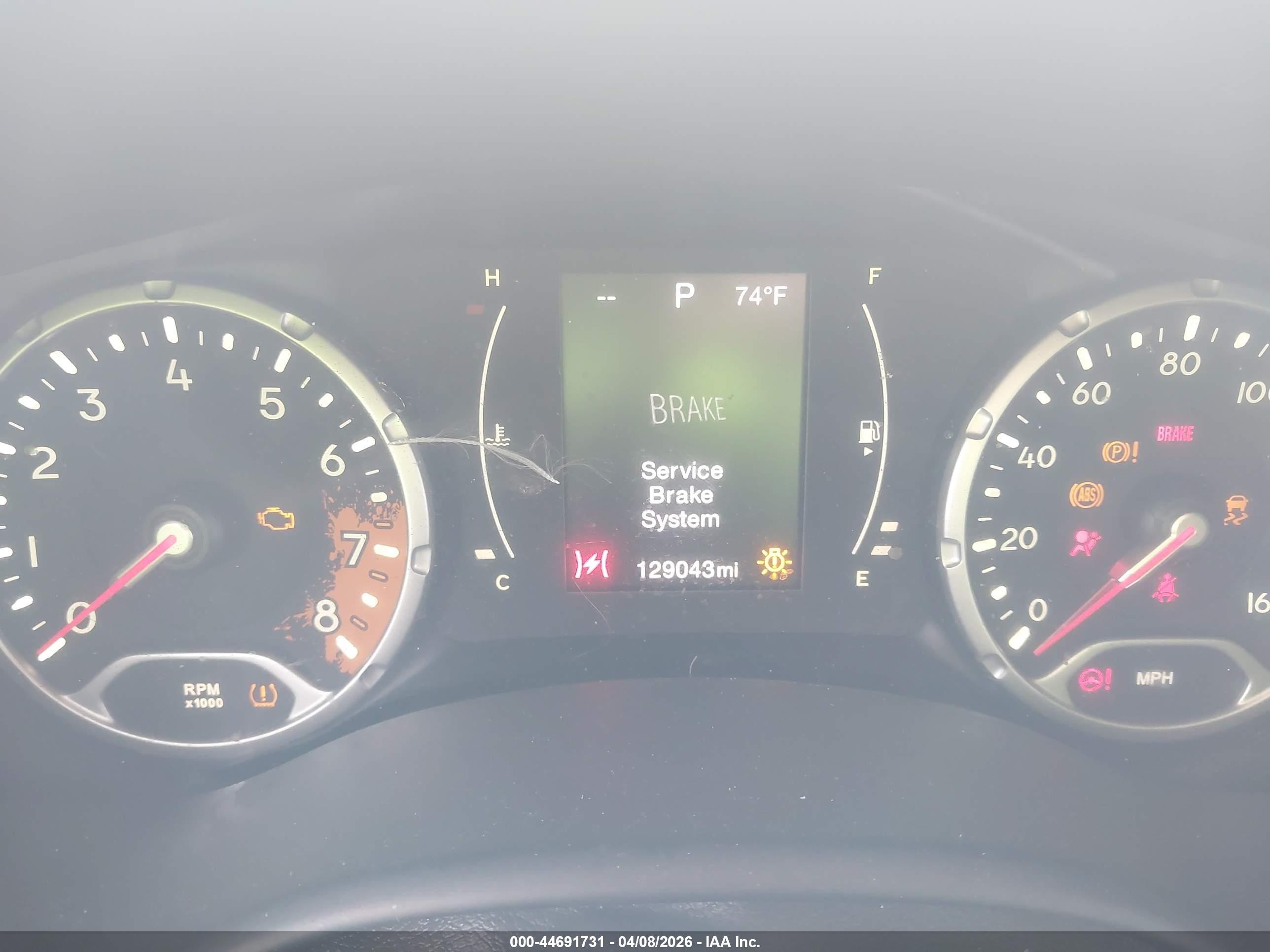 2015 Jeep Renegade Latitude Red vin: ZACCJABT6FPB97511
