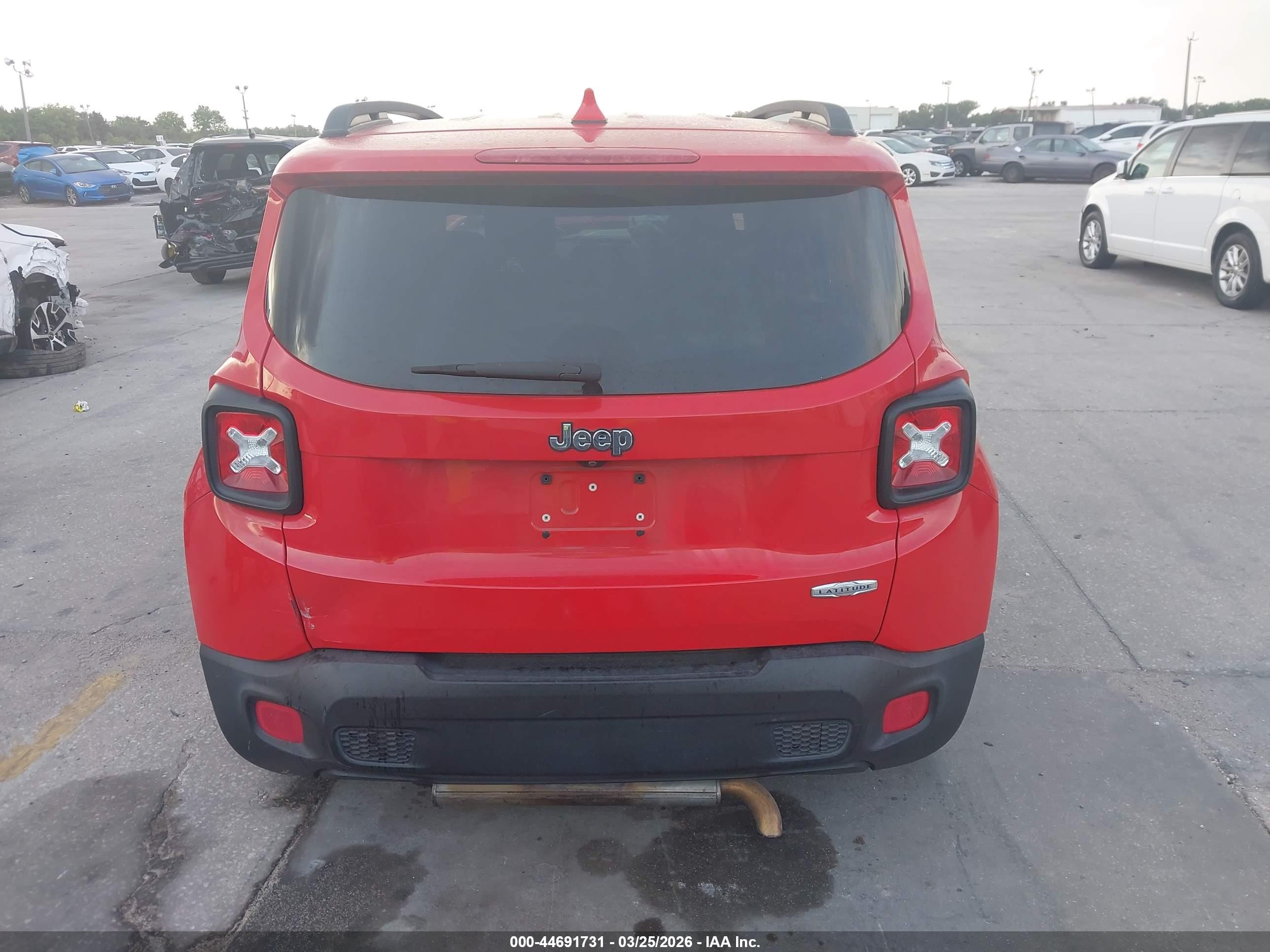2015 Jeep Renegade Latitude Red vin: ZACCJABT6FPB97511