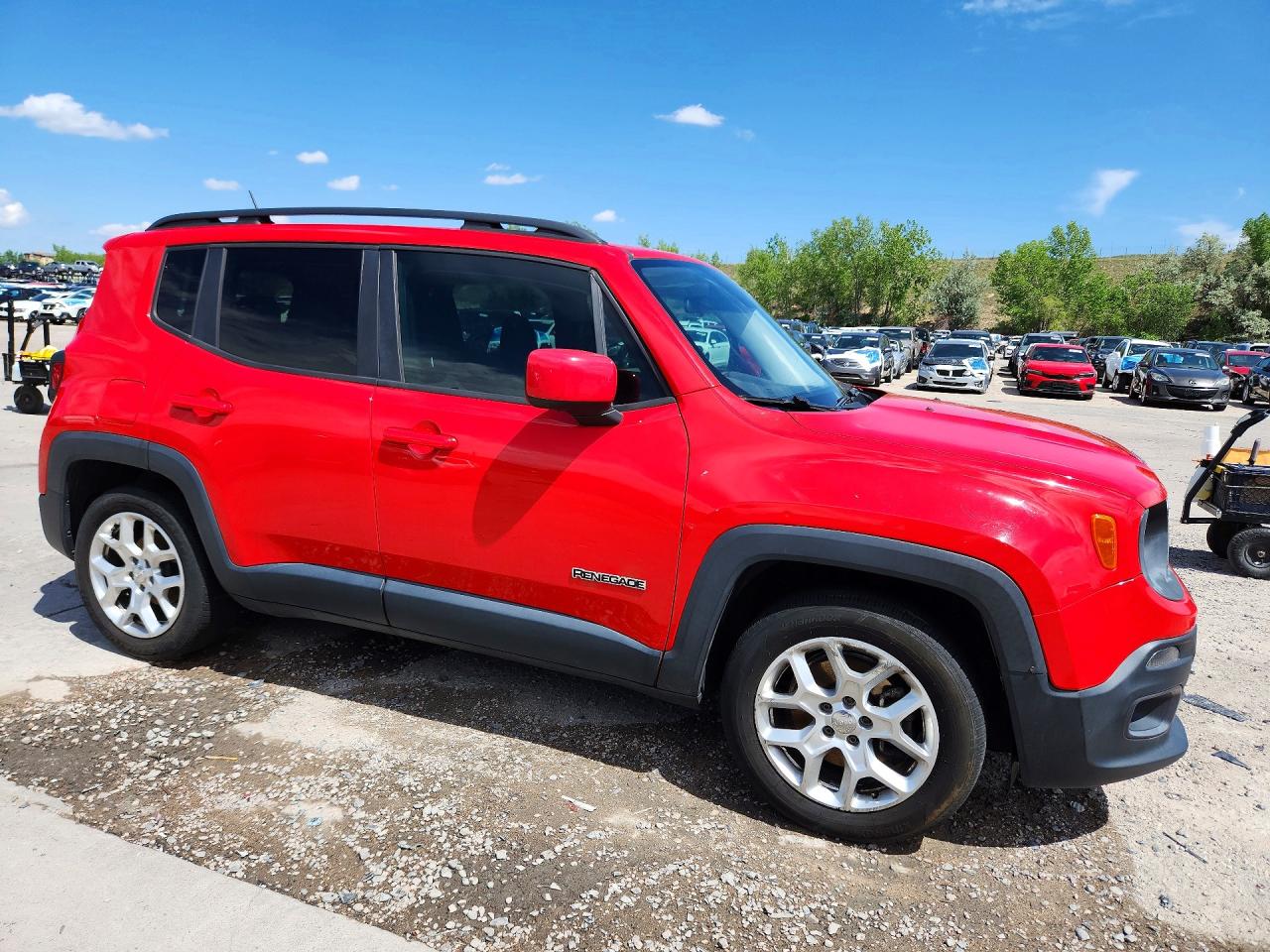 2015 Jeep Renegade Latitude Red vin: ZACCJABT7FPB26611