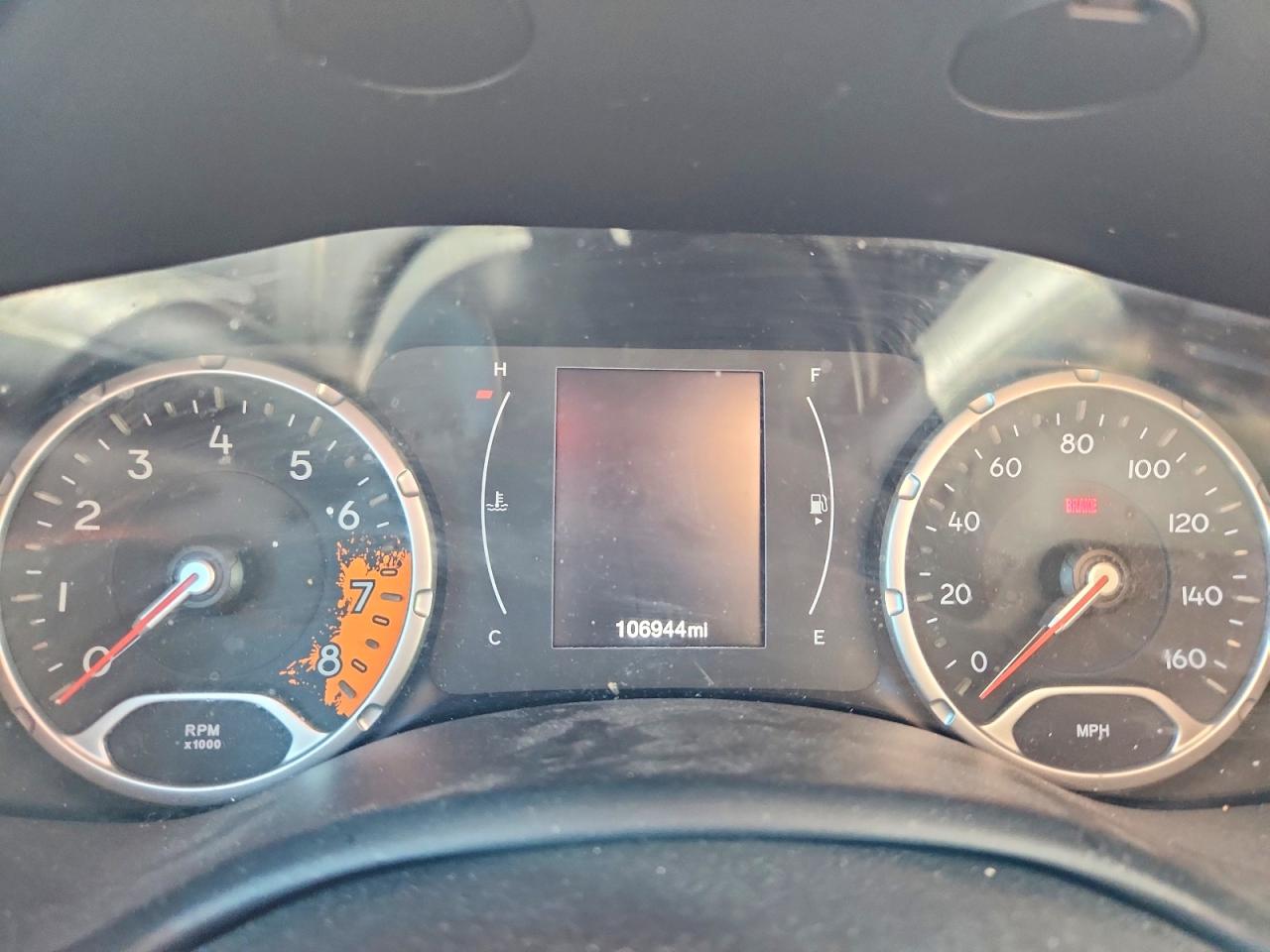2015 Jeep Renegade Latitude Red vin: ZACCJABT7FPB26611