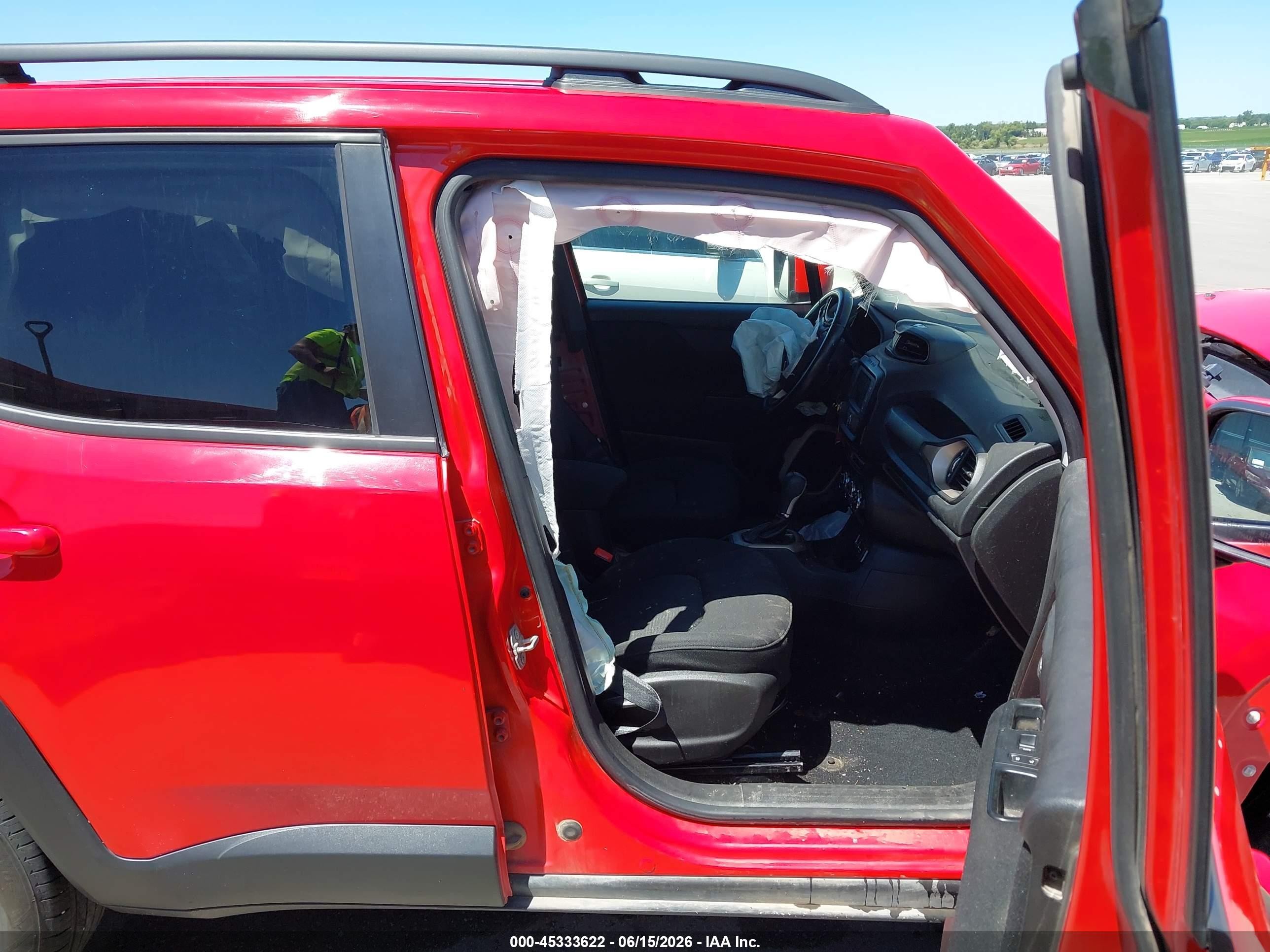 2015 Jeep Renegade Latitude Red vin: ZACCJABT7FPC01100