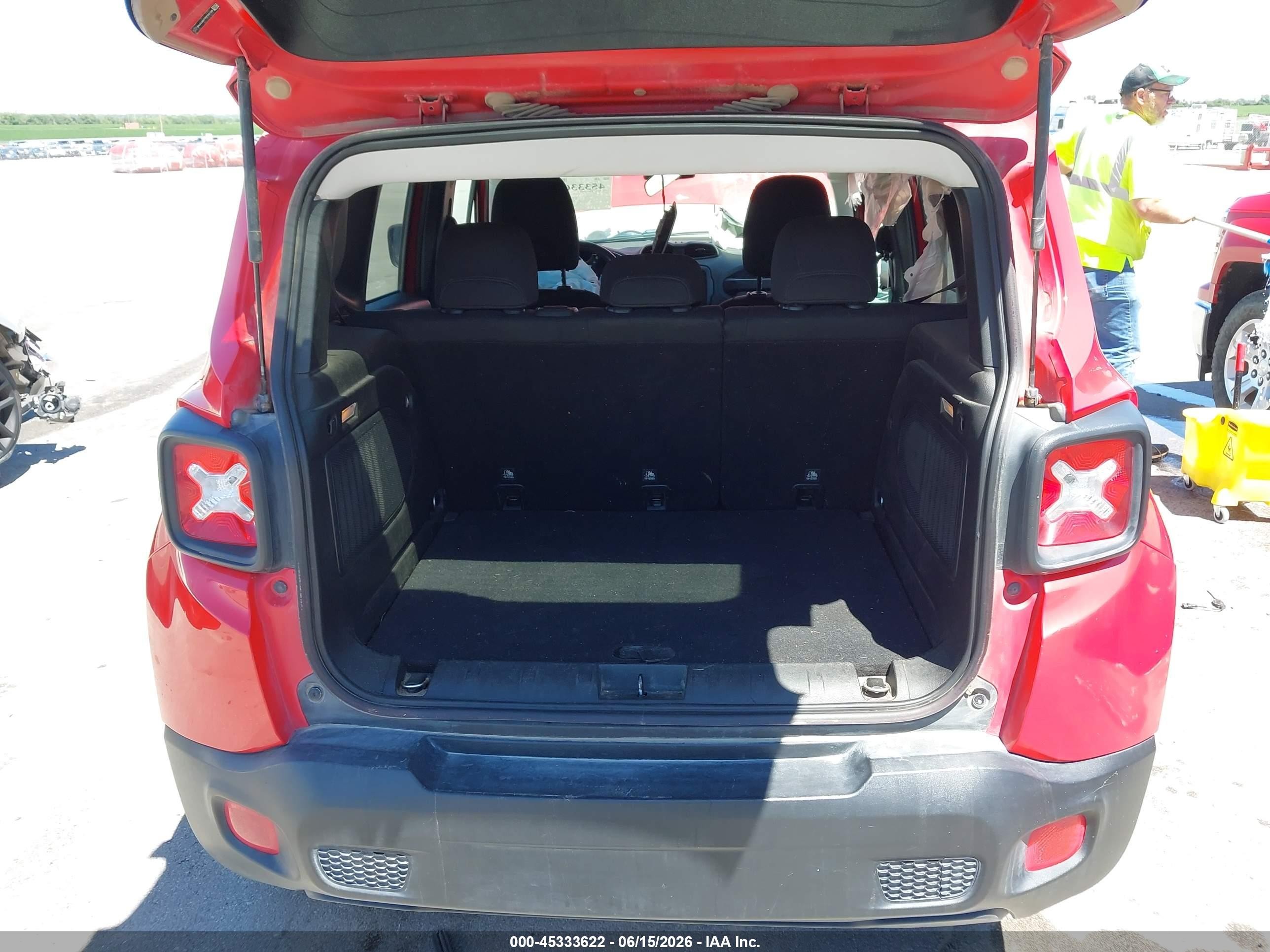 2015 Jeep Renegade Latitude Red vin: ZACCJABT7FPC01100