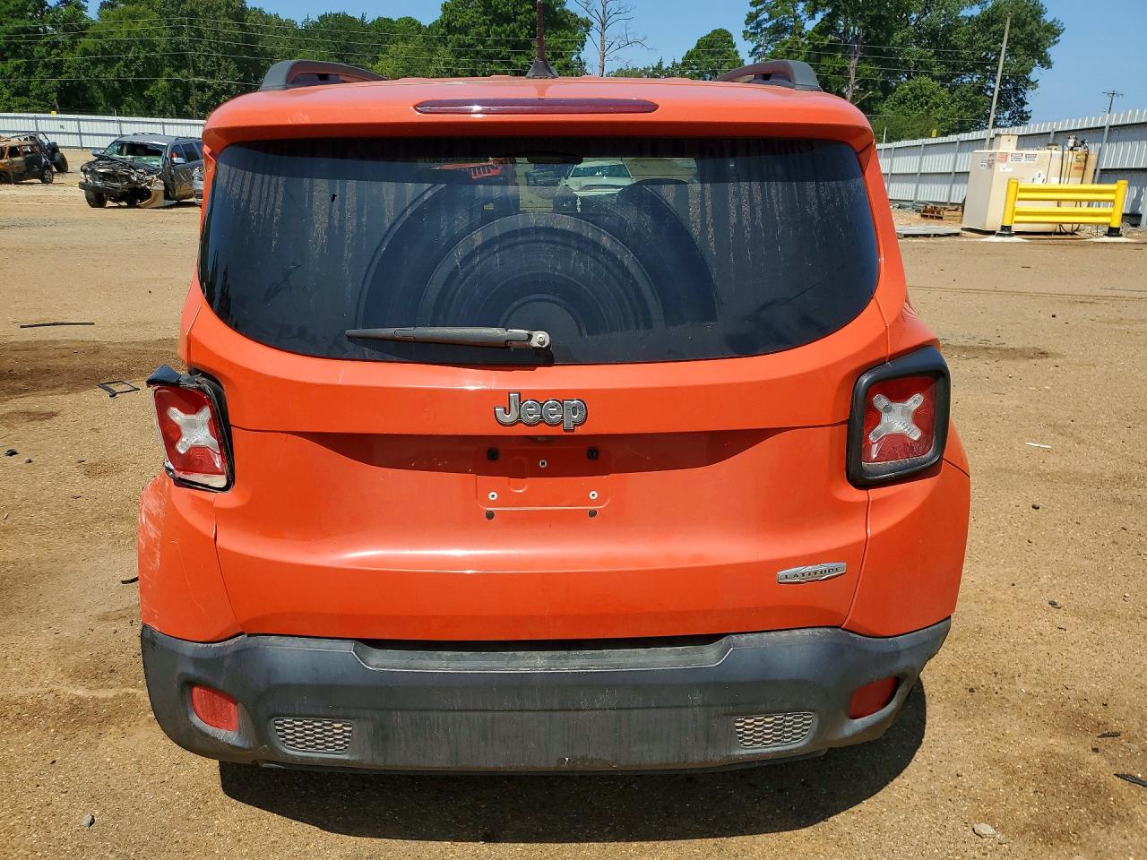 2015 Jeep Renegade Latitude Orange vin: ZACCJABT7FPC25011