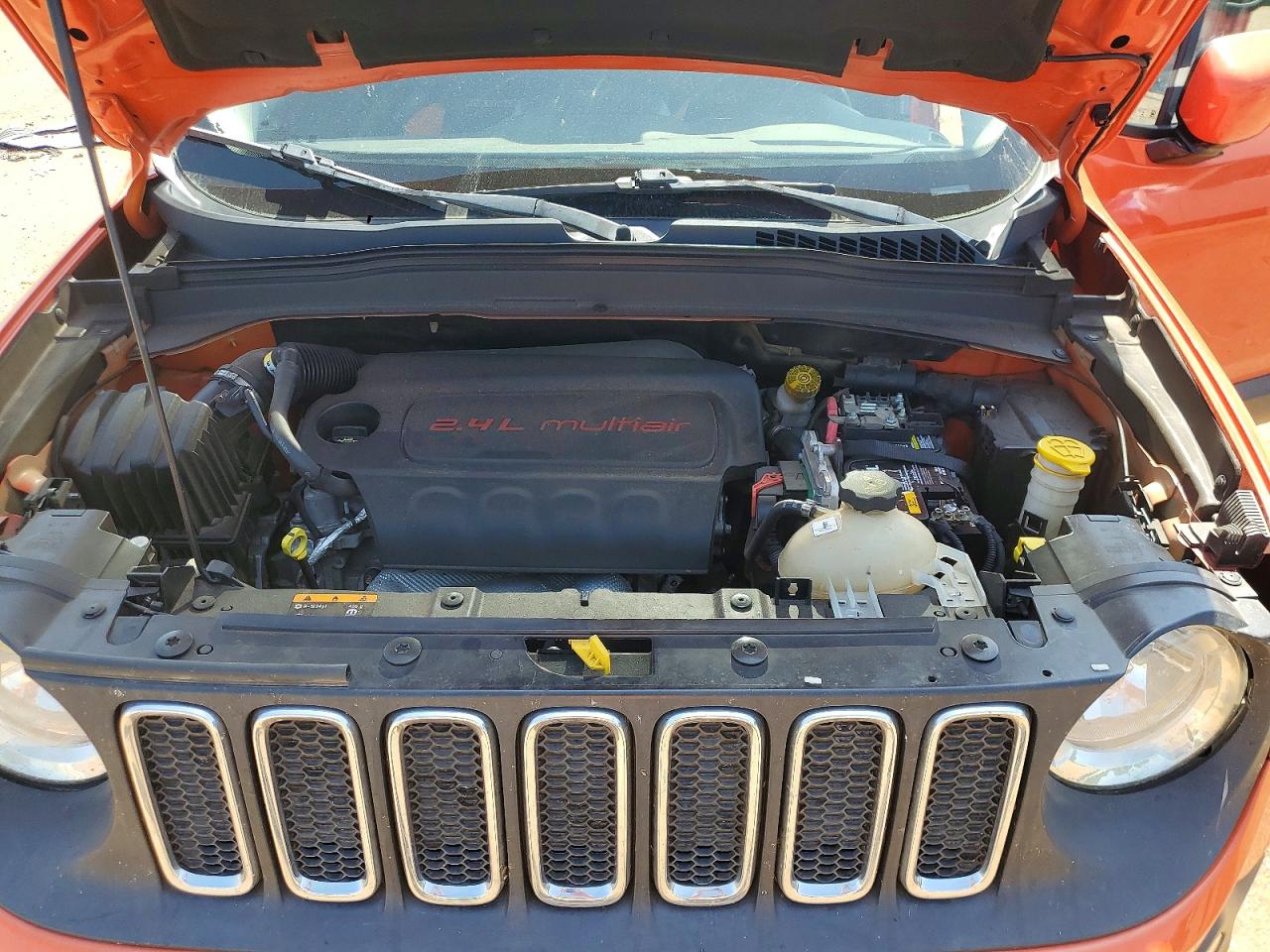 2015 Jeep Renegade Latitude Orange vin: ZACCJABT7FPC25011