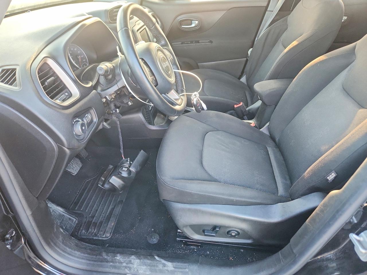 2015 Jeep Renegade Latitude Black vin: ZACCJABT7FPC27325